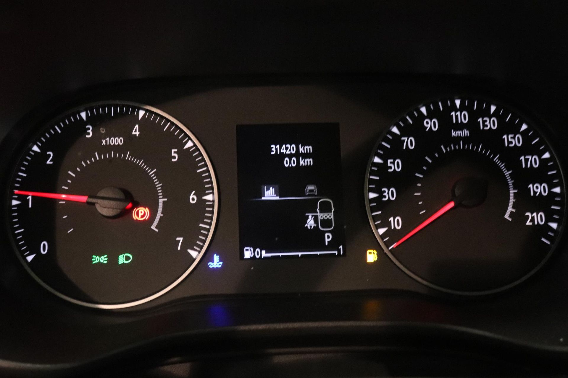 Dacia SanderoStepway met kenteken KJT-80-H – dashboard