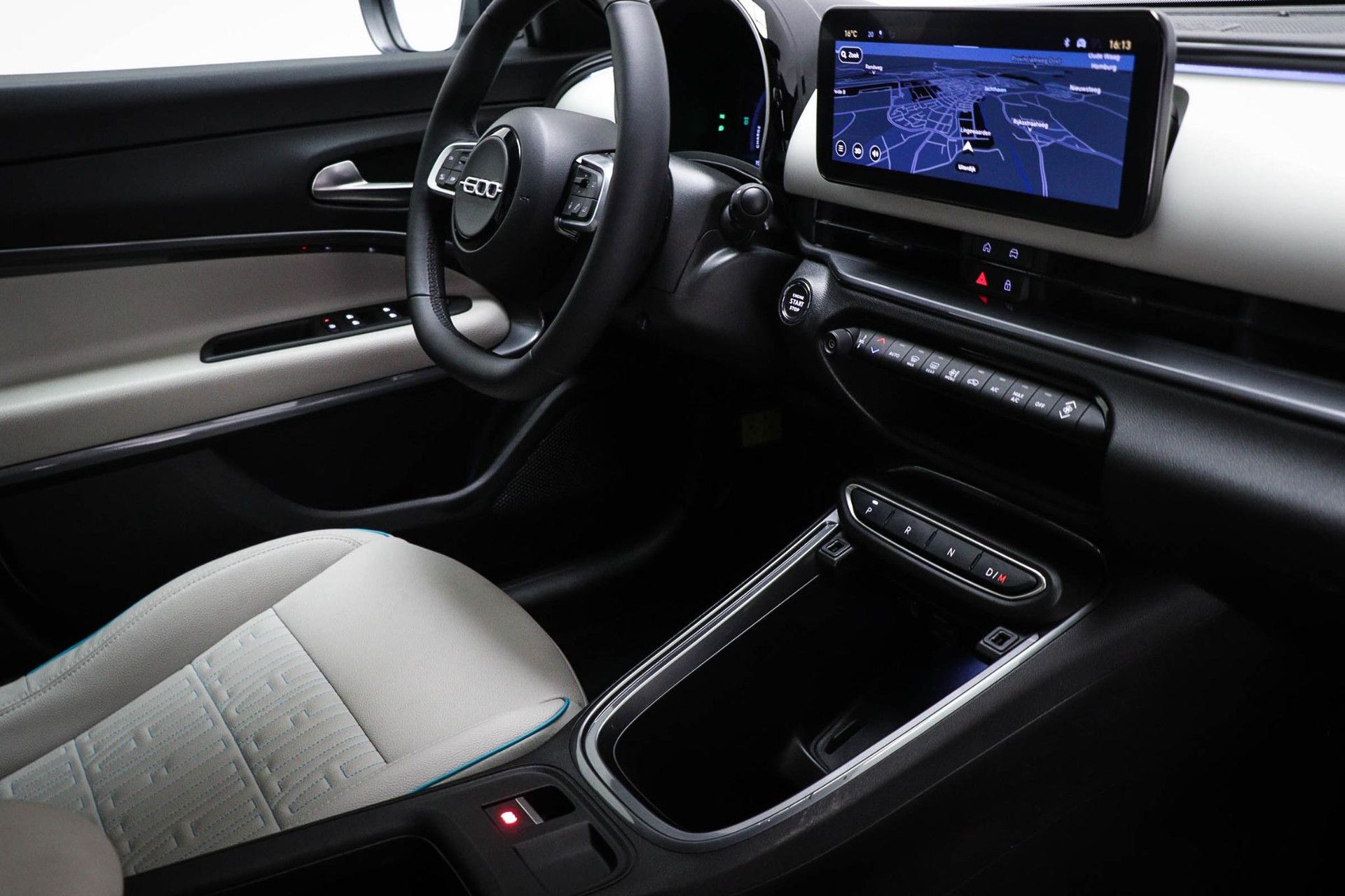 Fiat 600 met kenteken JRJ-59-B – interieur