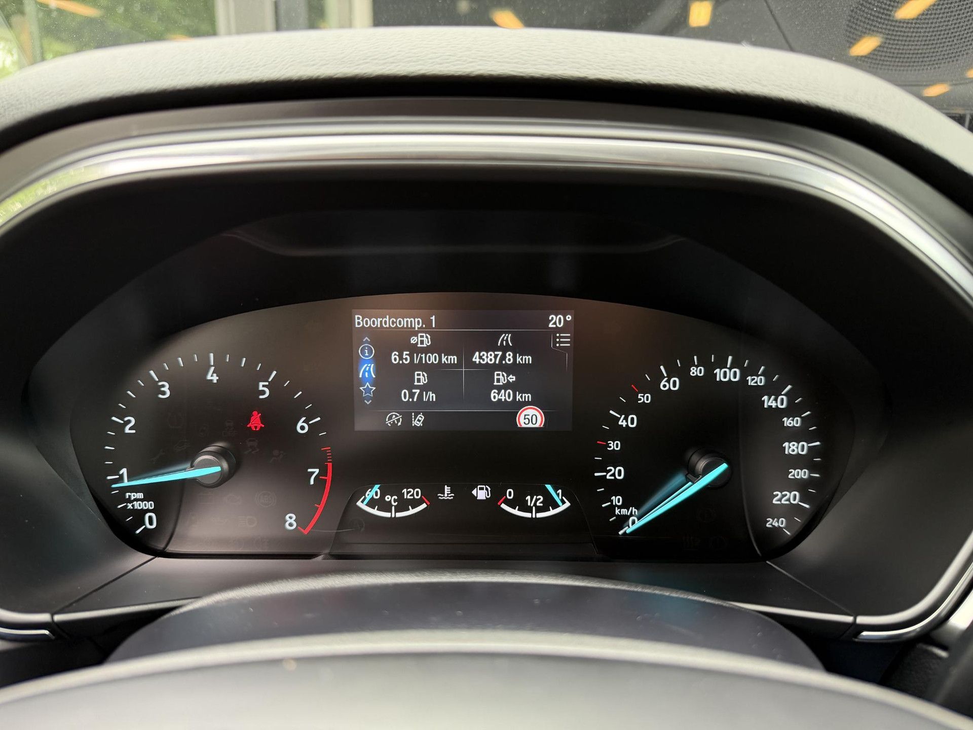 Ford Focus met kenteken GBN-74-L – dashboard