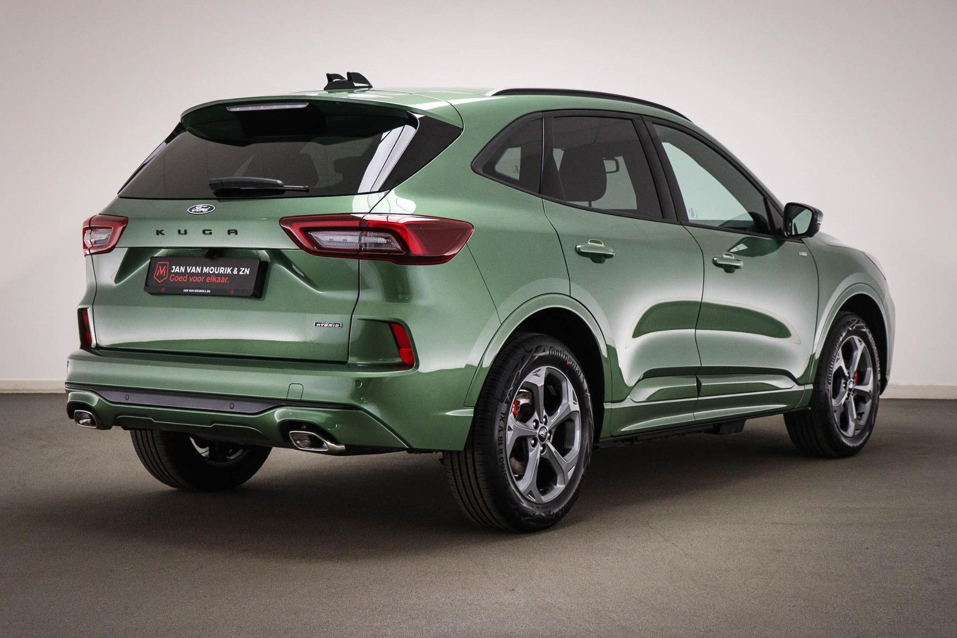 Ford Kuga met kenteken KBS-83-G – achteraanzicht