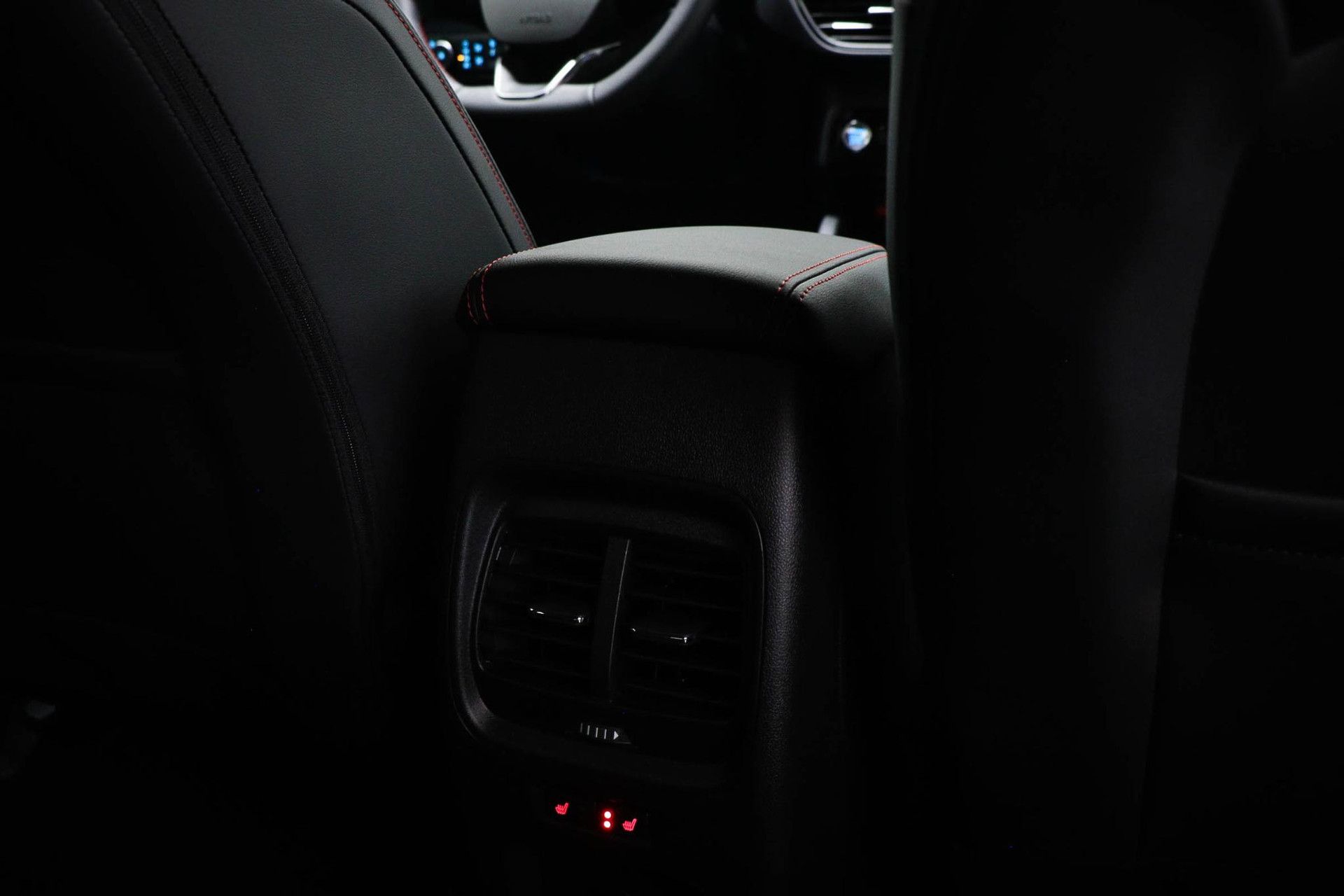 Ford Kuga met kenteken KBS-83-G – interieur