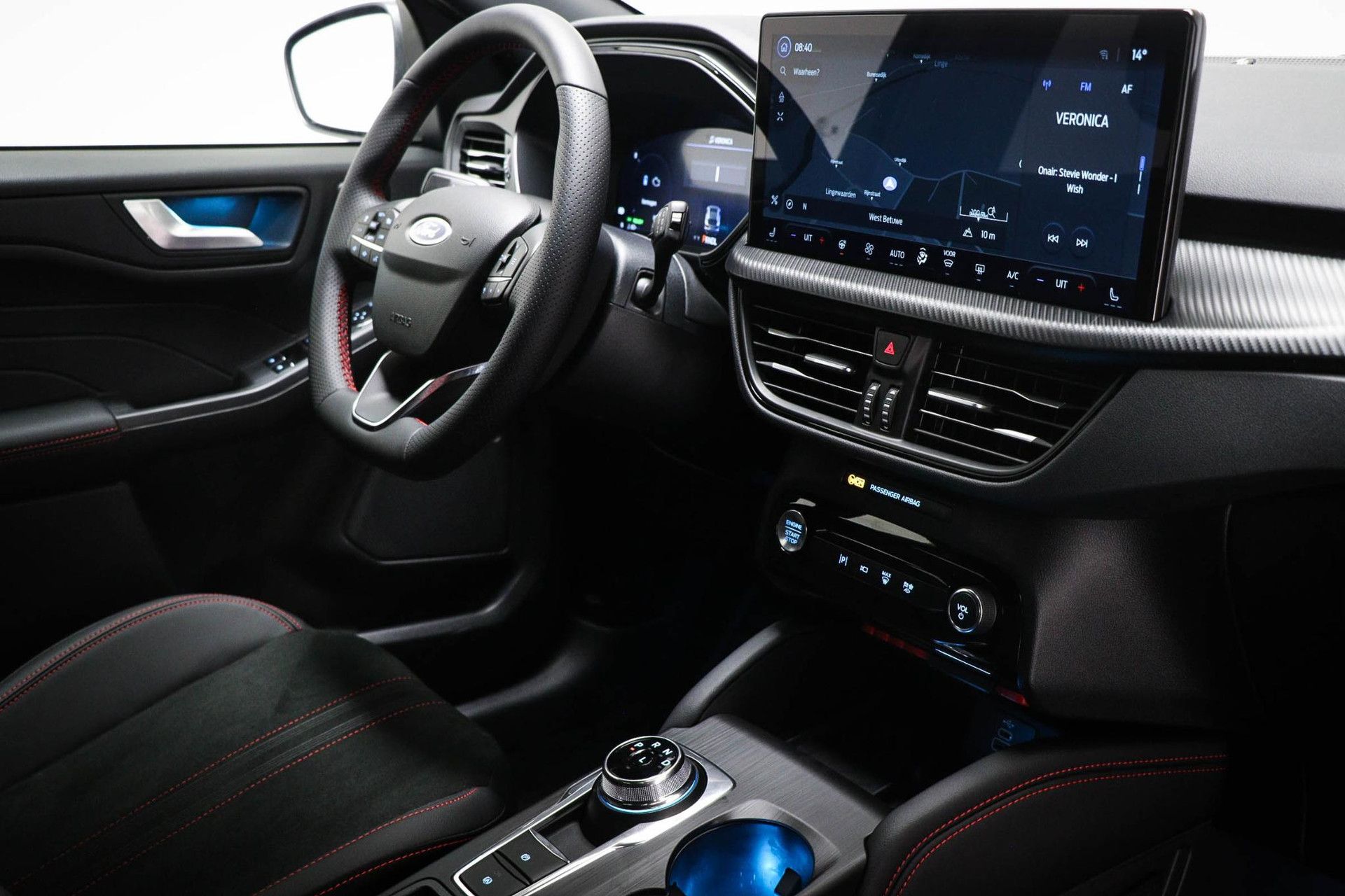Ford Kuga met kenteken KBS-83-G – dashboard