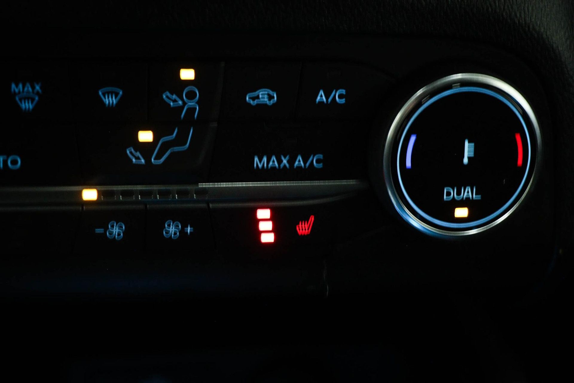Ford Kuga met kenteken X-639-PP – detailfoto