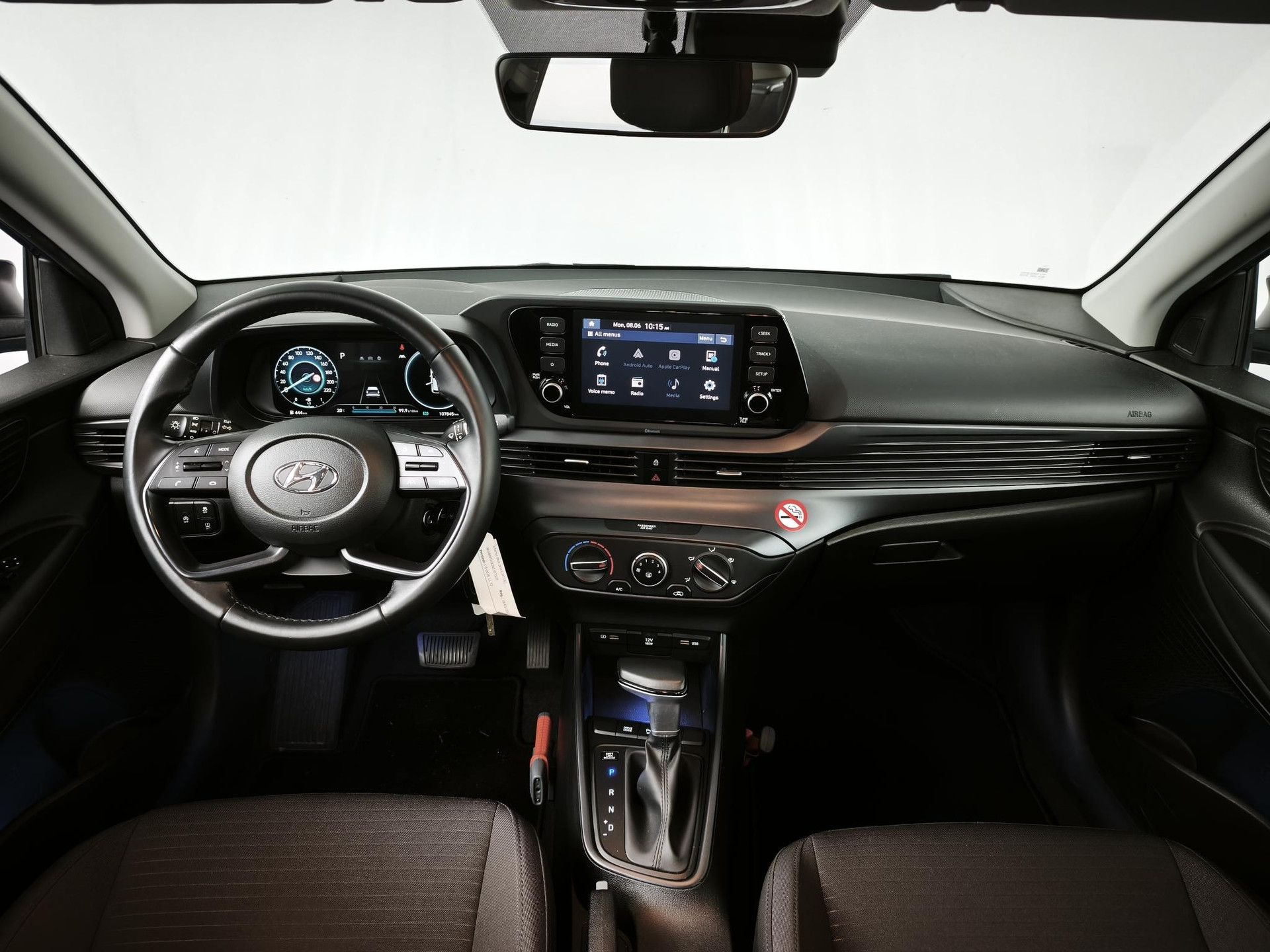 Hyundai i20 met kenteken P-767-PD – interieur