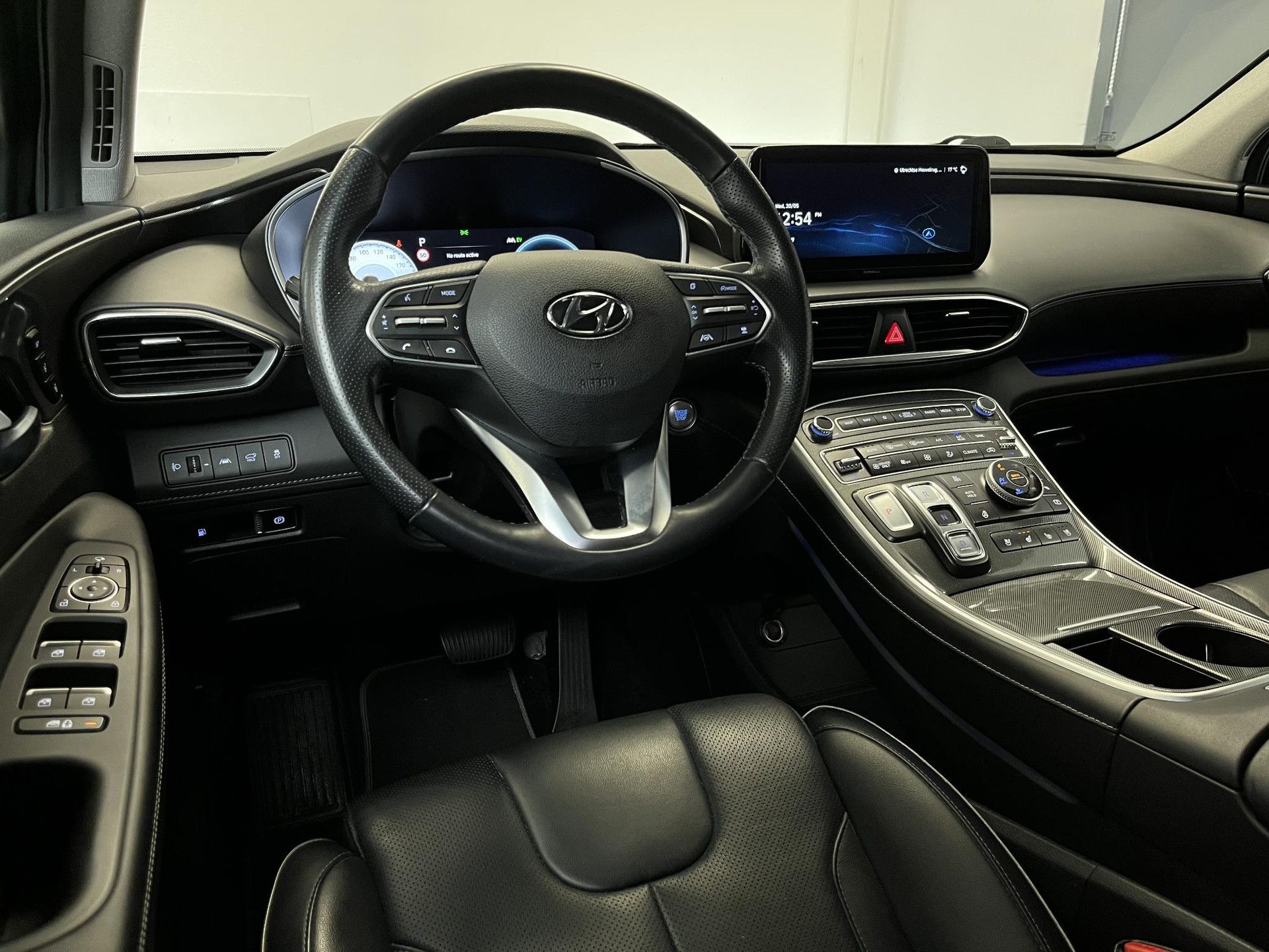 Hyundai SantaFe met kenteken X-275-LJ – interieur