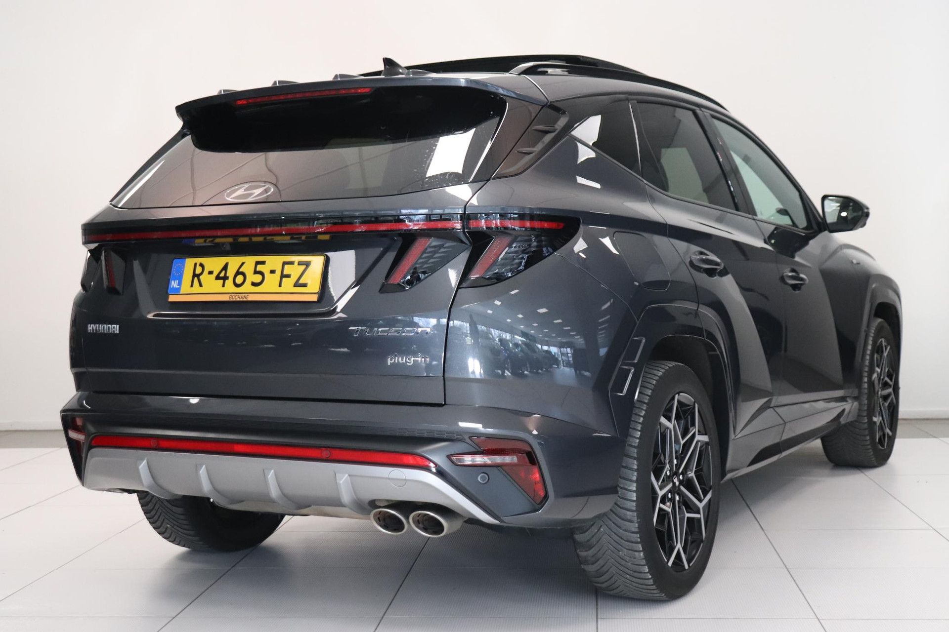Hyundai Tucson met kenteken R-465-FZ – achteraanzicht
