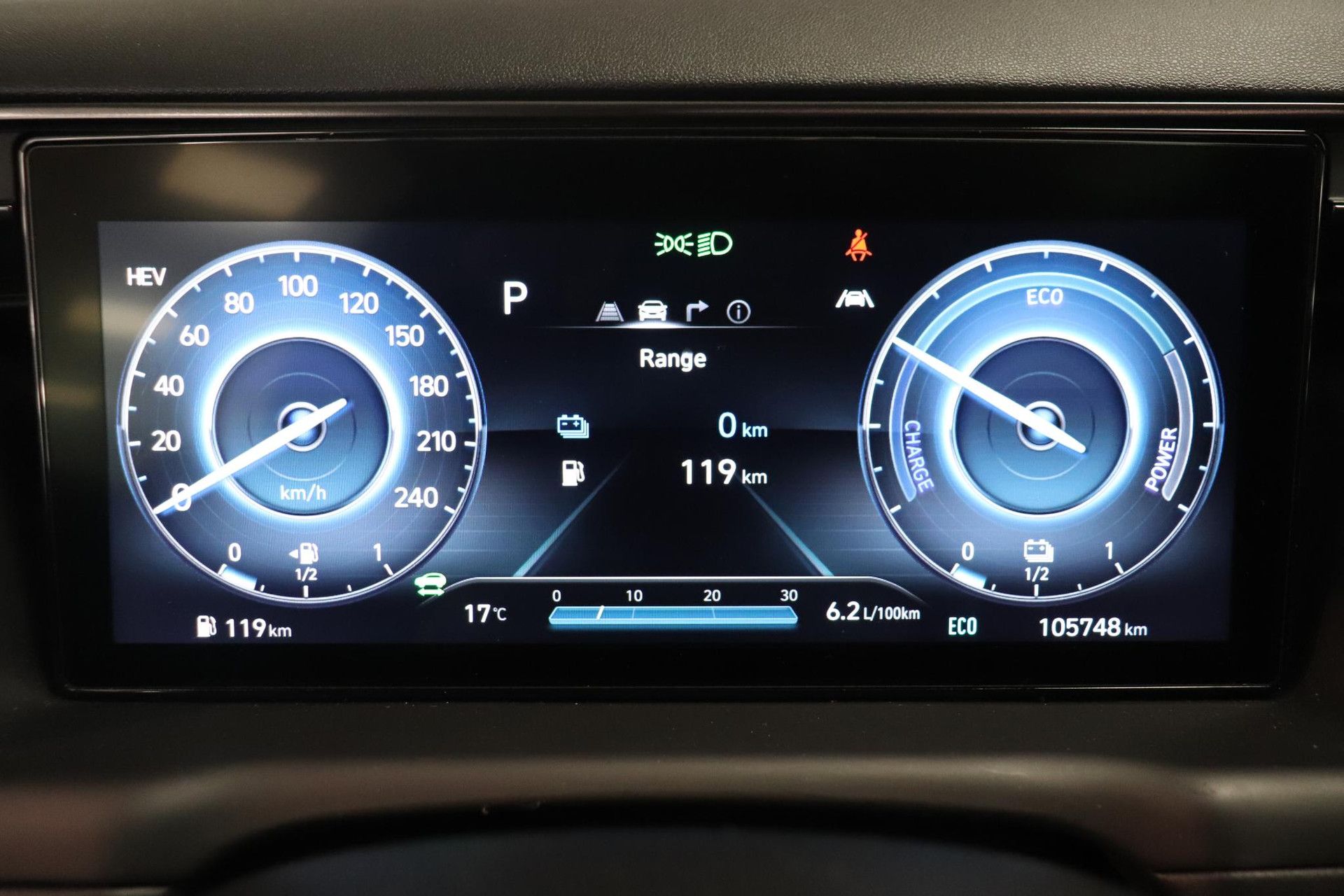 Hyundai Tucson met kenteken R-465-FZ – dashboard