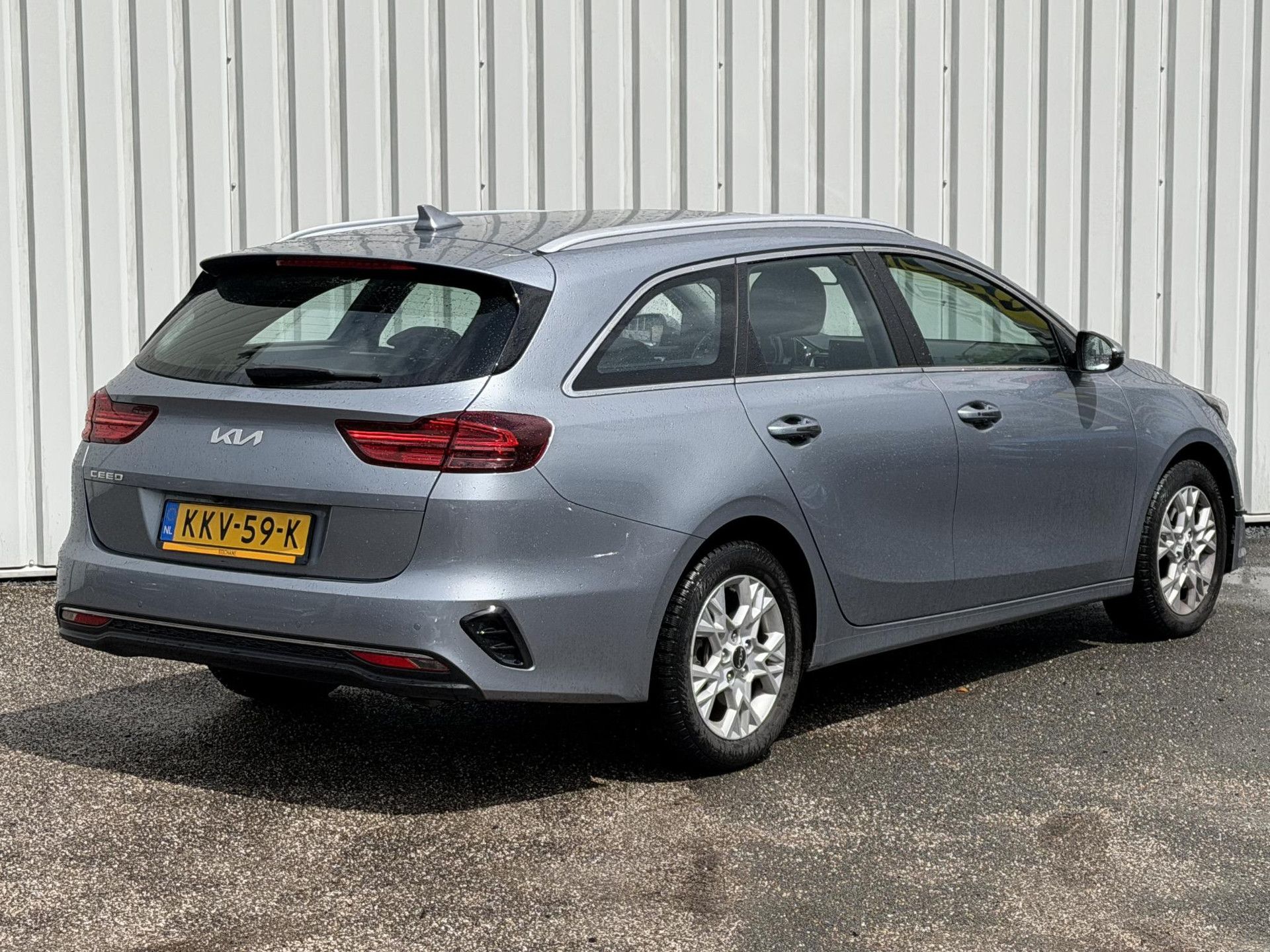 Kia CeedSportswagon met kenteken KKV-59-K – achteraanzicht