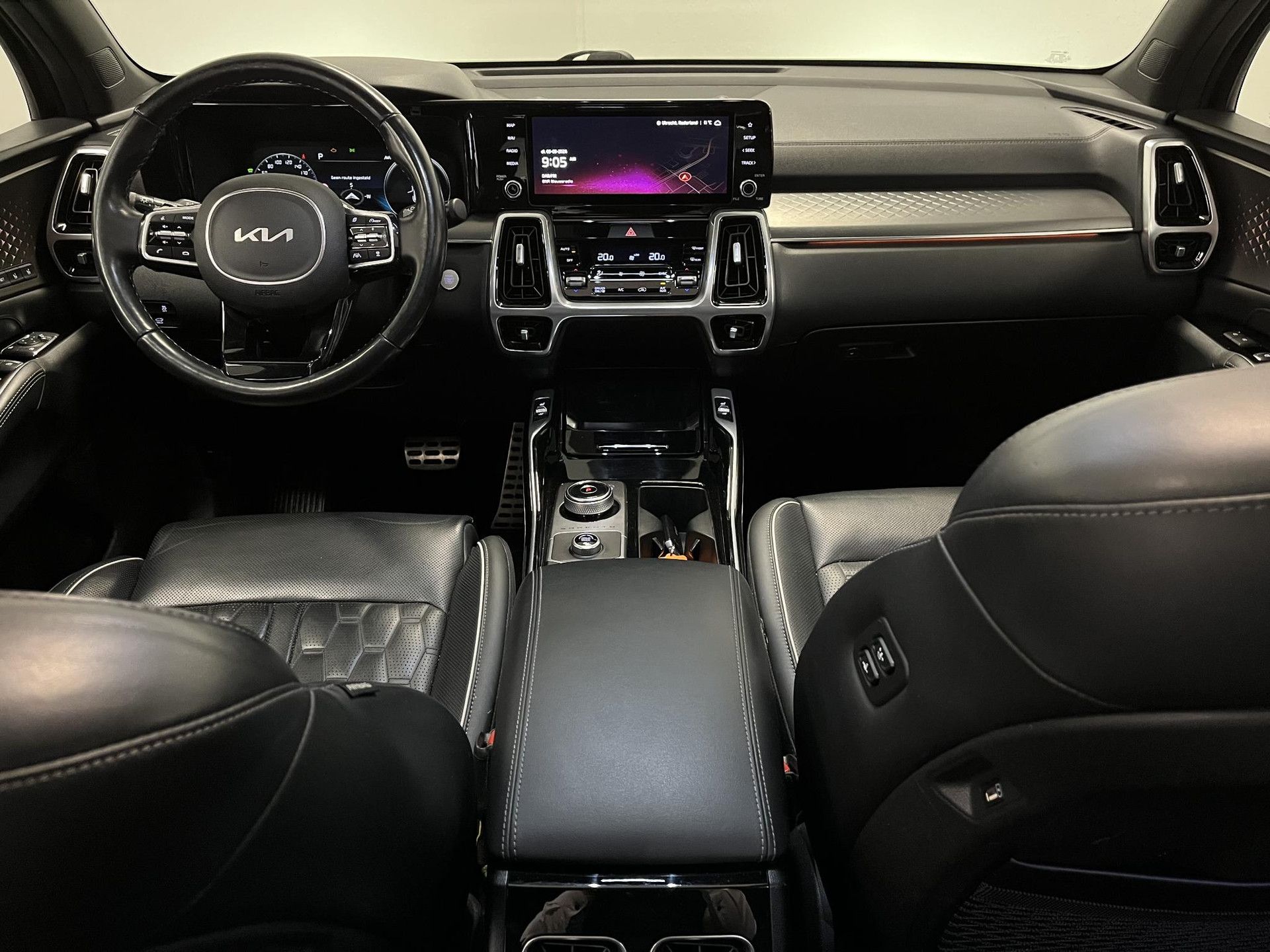 Kia Sorento met kenteken N-864-XJ – interieur