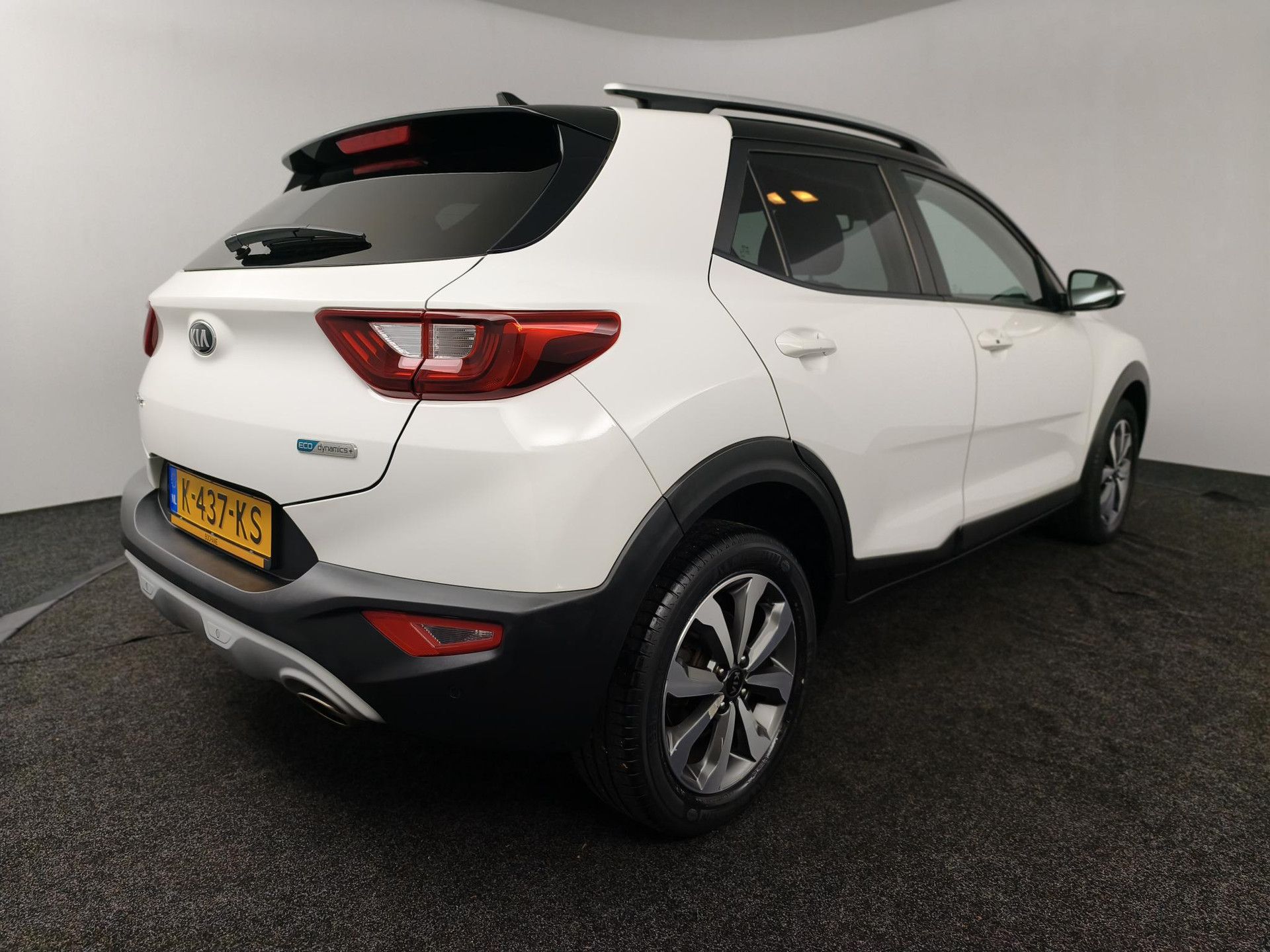 Kia Stonic met kenteken K-437-KS – achteraanzicht