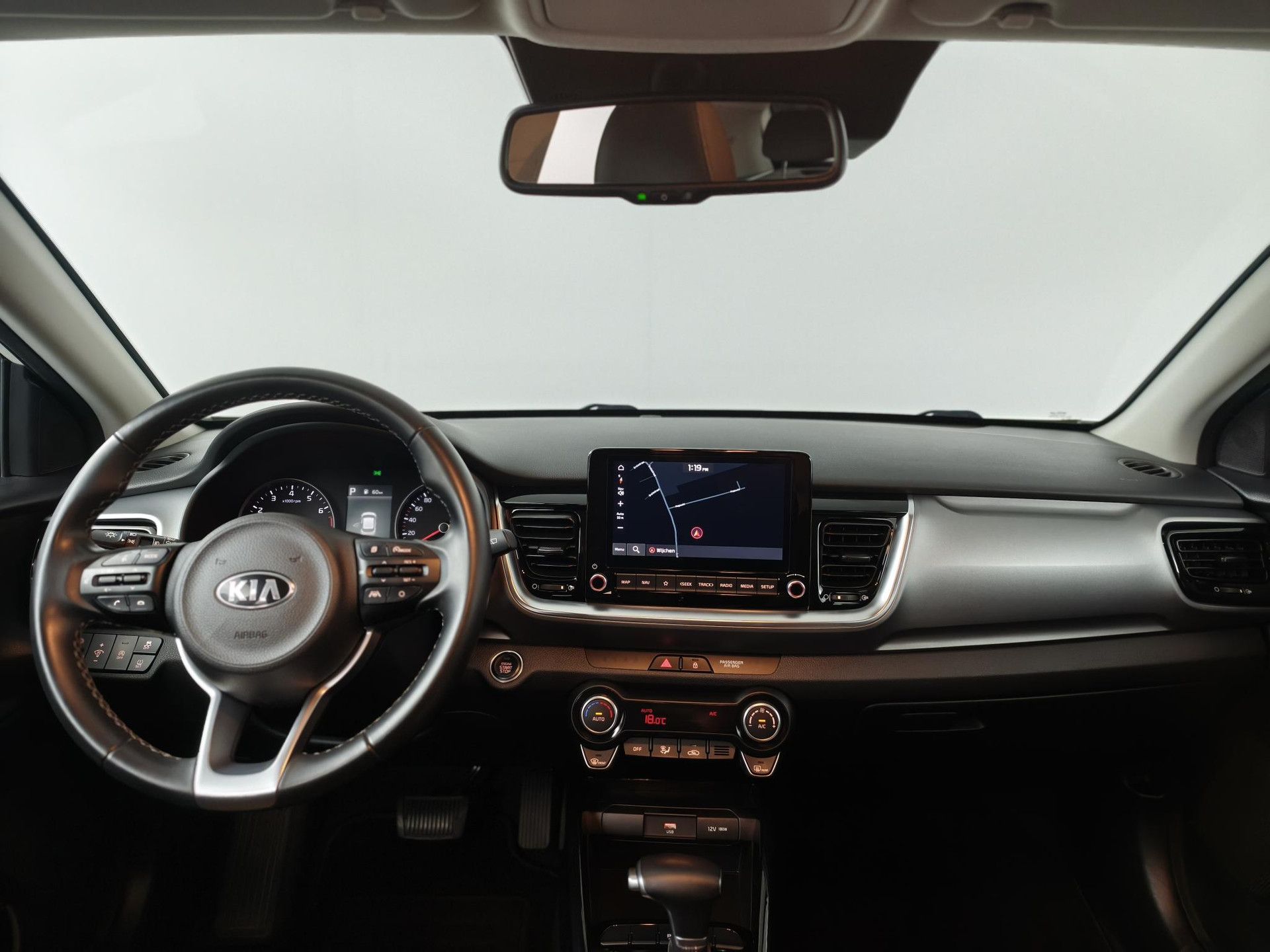Kia Stonic met kenteken K-437-KS – interieur