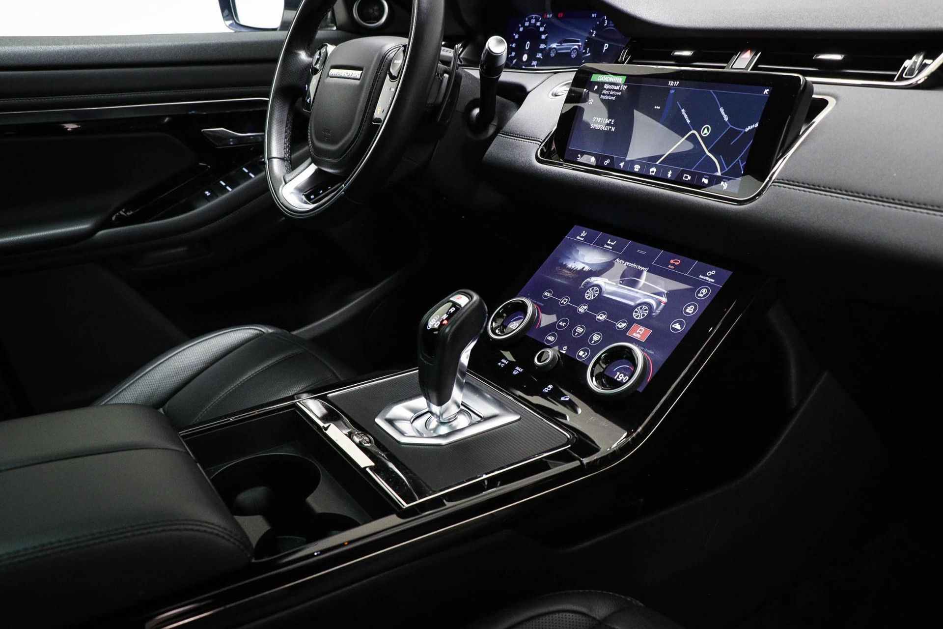 Land Rover RoverRangeRoverEvoque met kenteken XV-779-K – interieur