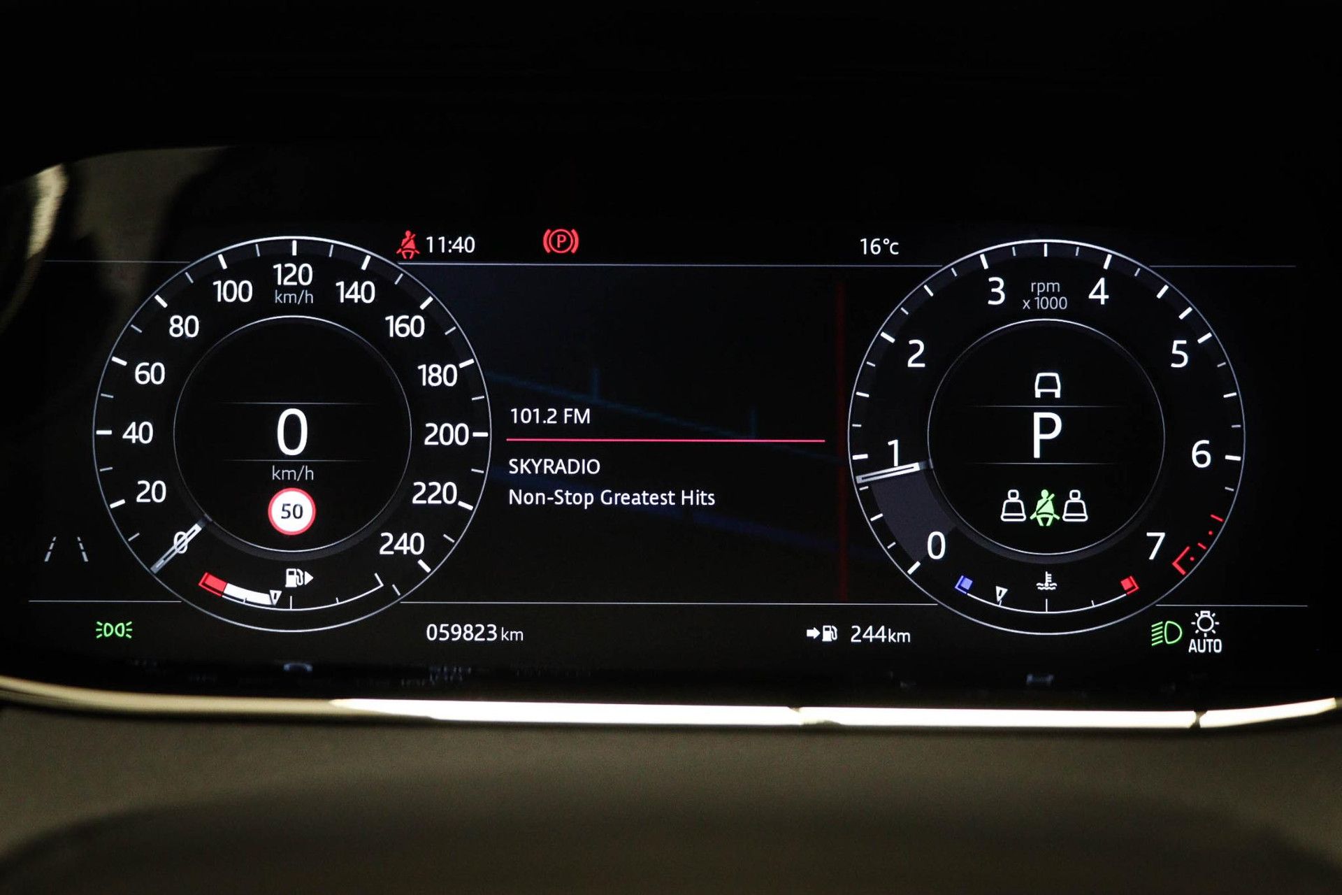 Land Rover RoverRangeRoverEvoque met kenteken XV-779-K – dashboard