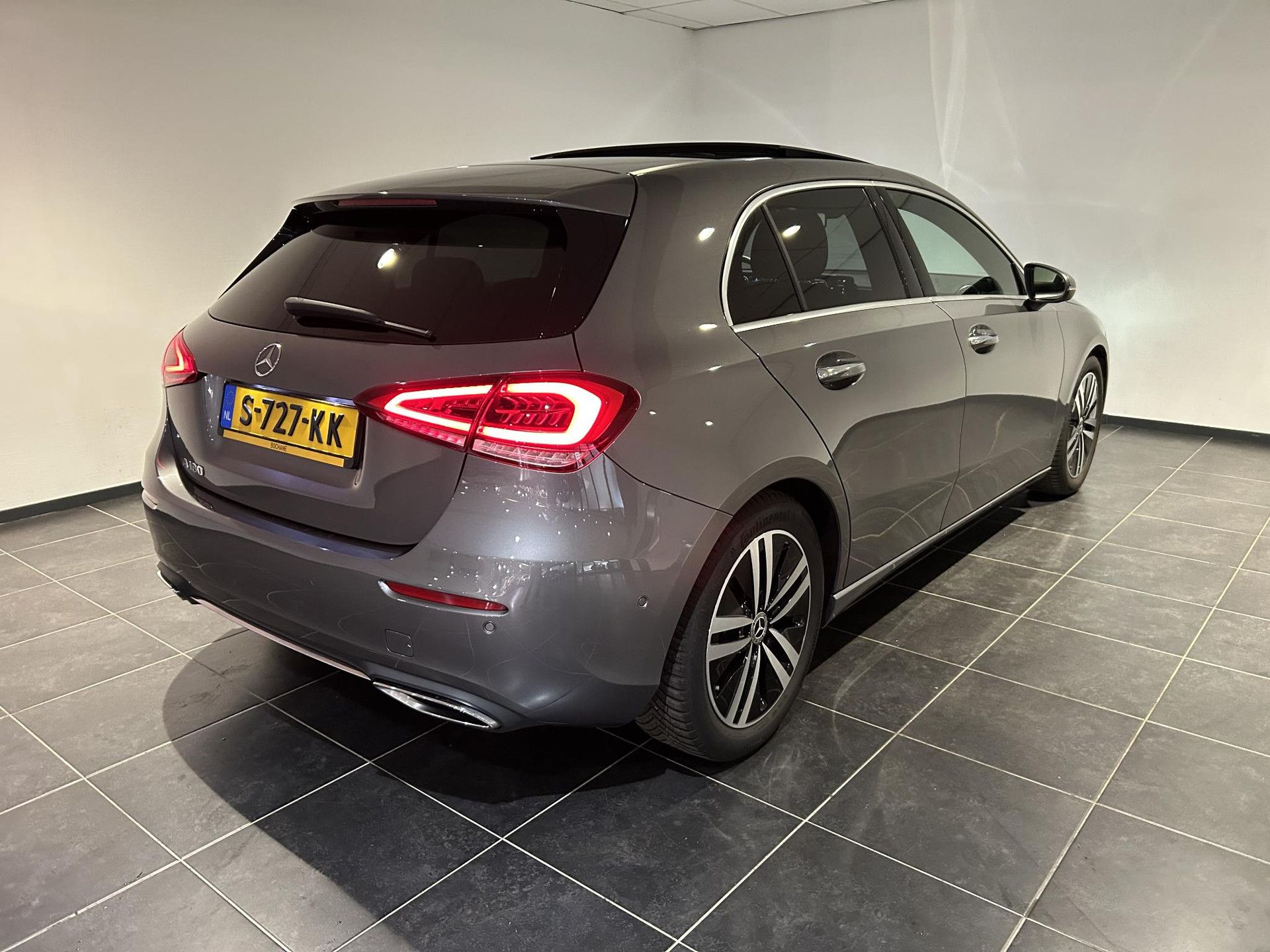 Mercedes-Benz A-Klasse met kenteken S-727-KK – achteraanzicht