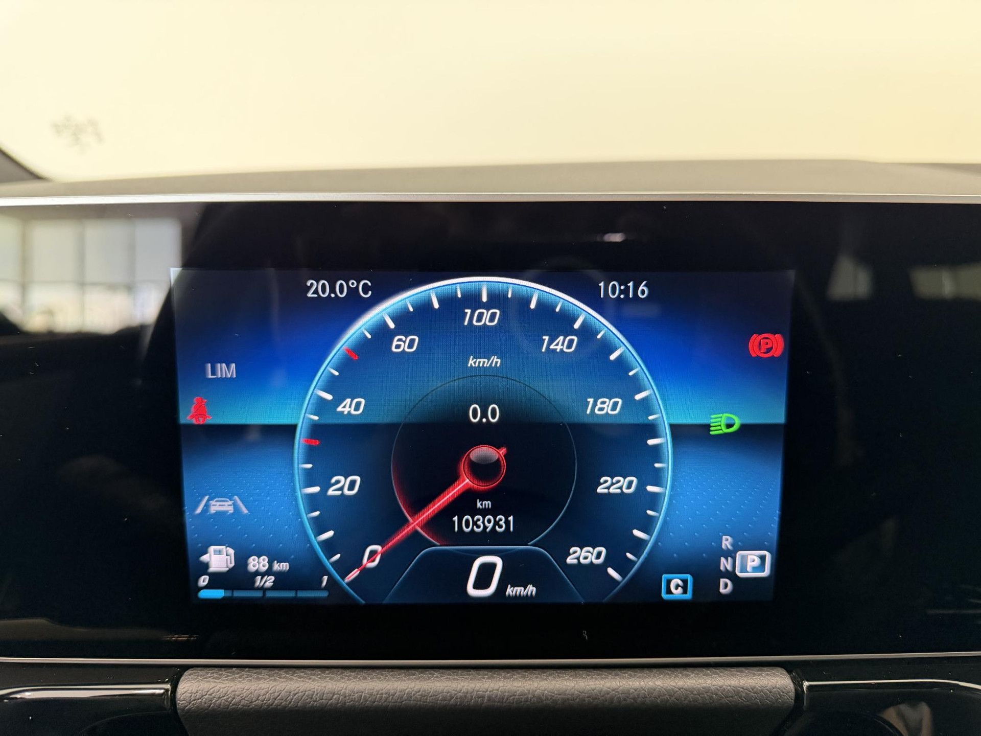 Mercedes-Benz B-Klasse met kenteken J-668-HS – dashboard