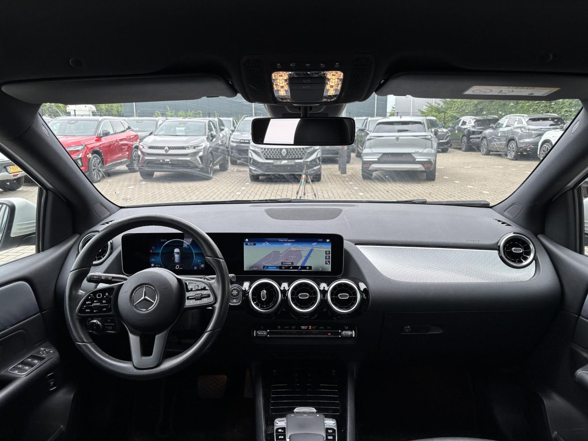 Mercedes-Benz B-Klasse met kenteken XR-664-K – interieur