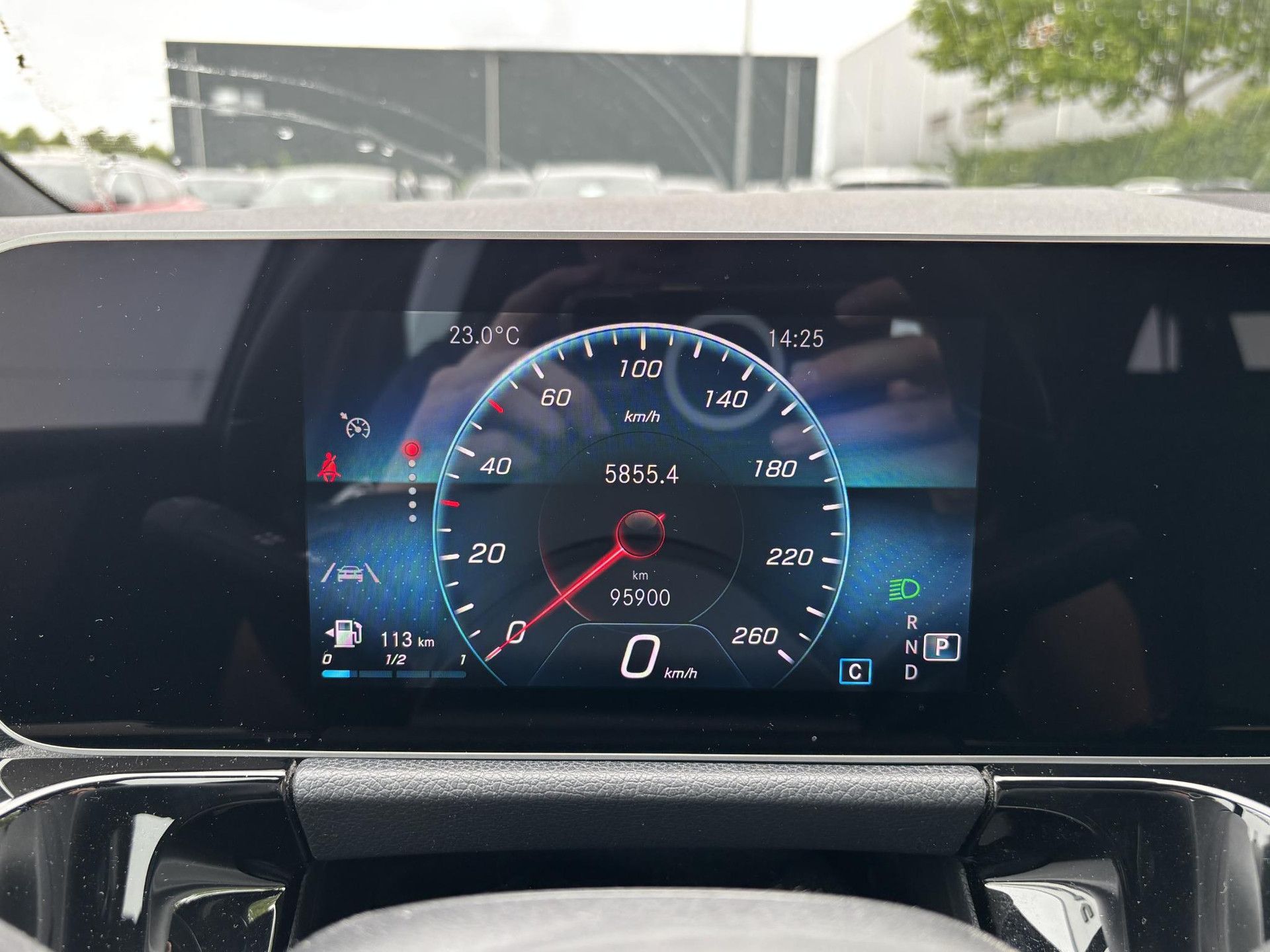 Mercedes-Benz B-Klasse met kenteken XR-664-K – dashboard