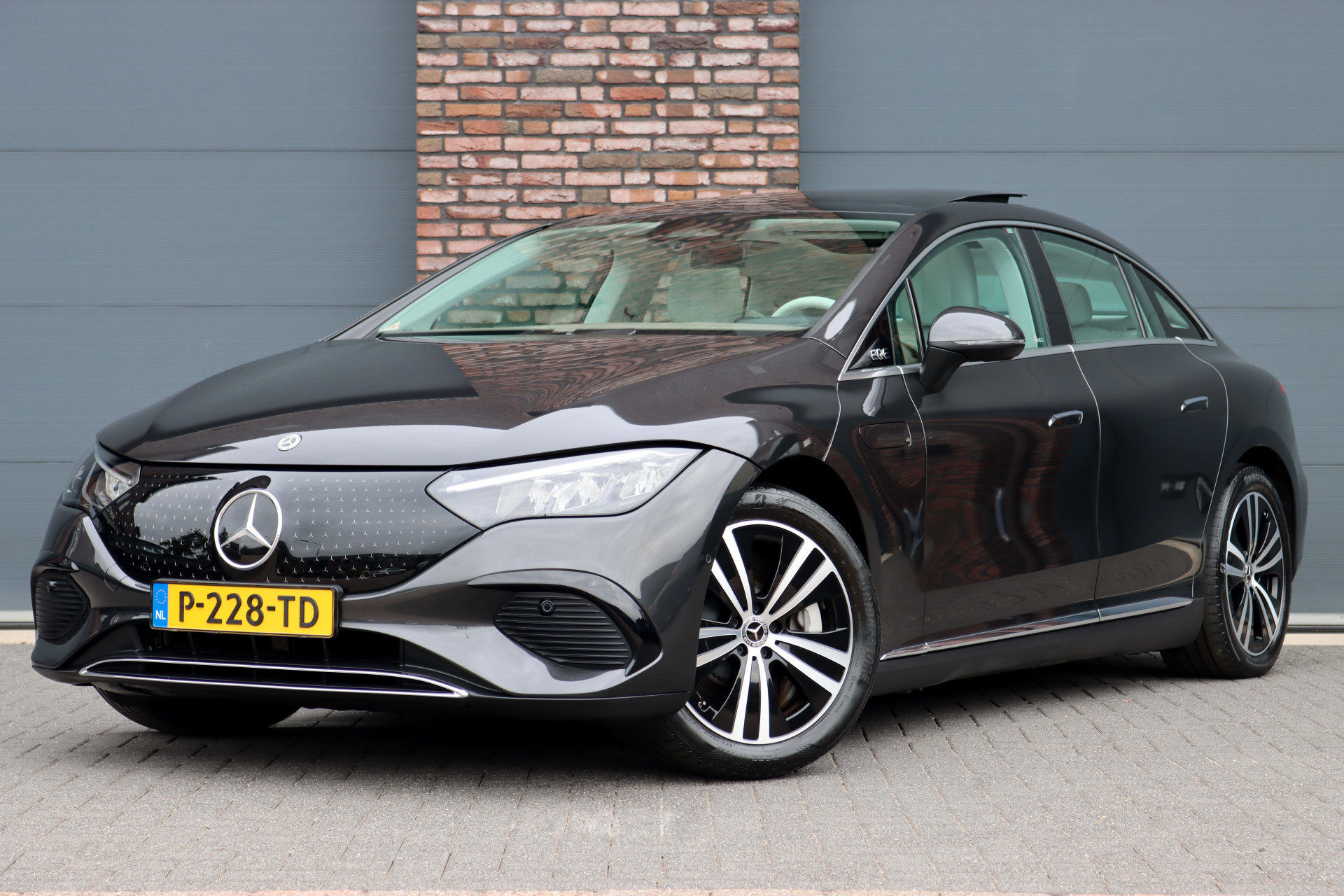Mercedes-Benz EQE – vooraanzicht