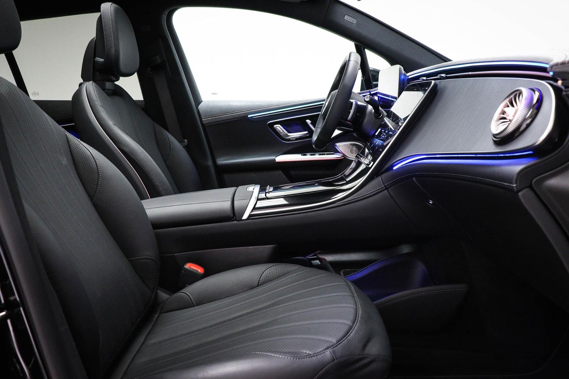 Mercedes-Benz EQE met kenteken GDS-64-R – dashboard