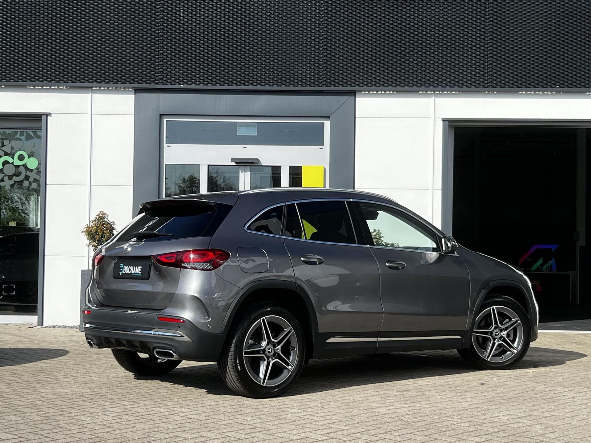 Mercedes-Benz GLA met kenteken KGH-60-H – achteraanzicht