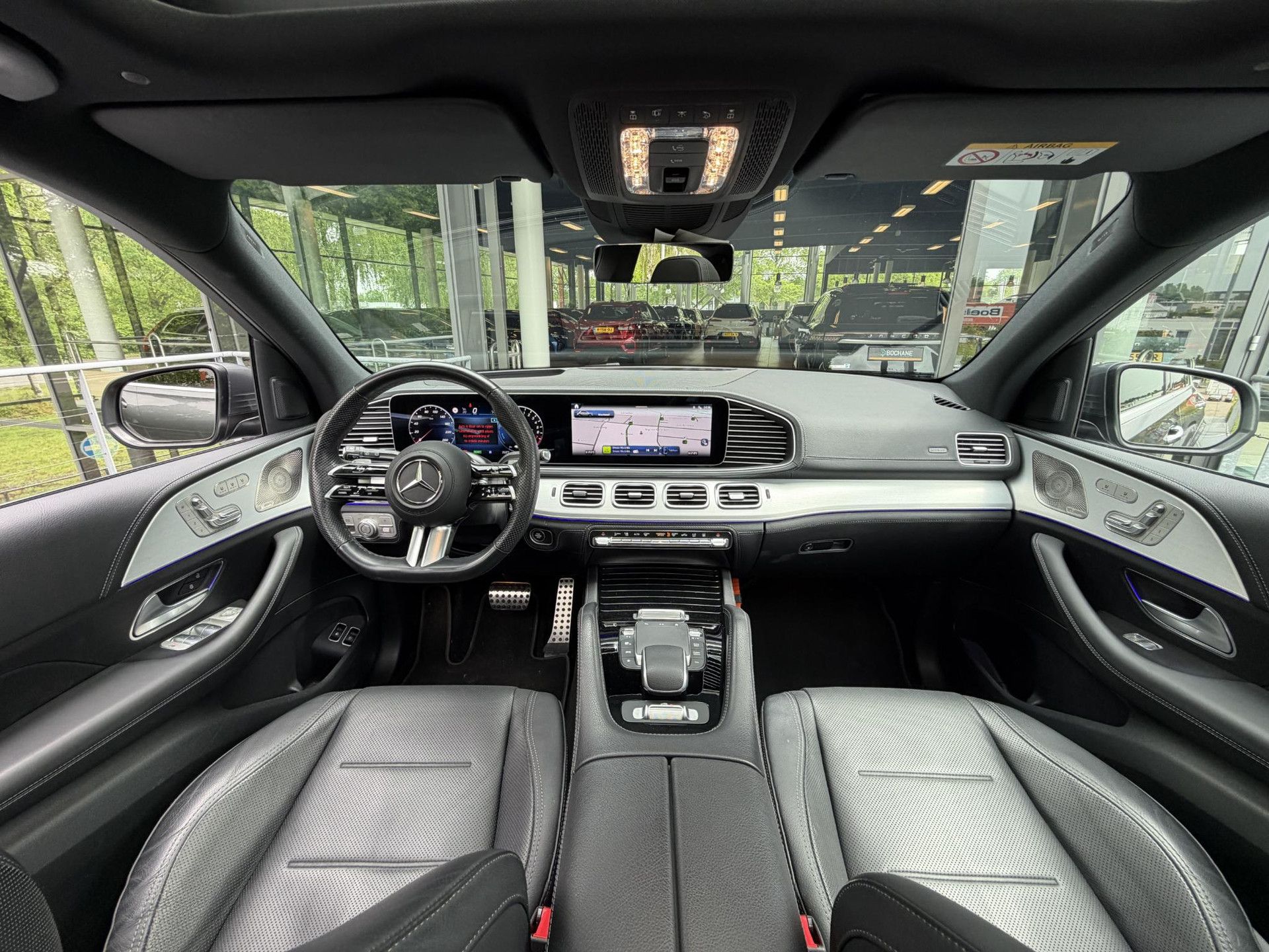 Mercedes-Benz GLE met kenteken X-495-RS – interieur