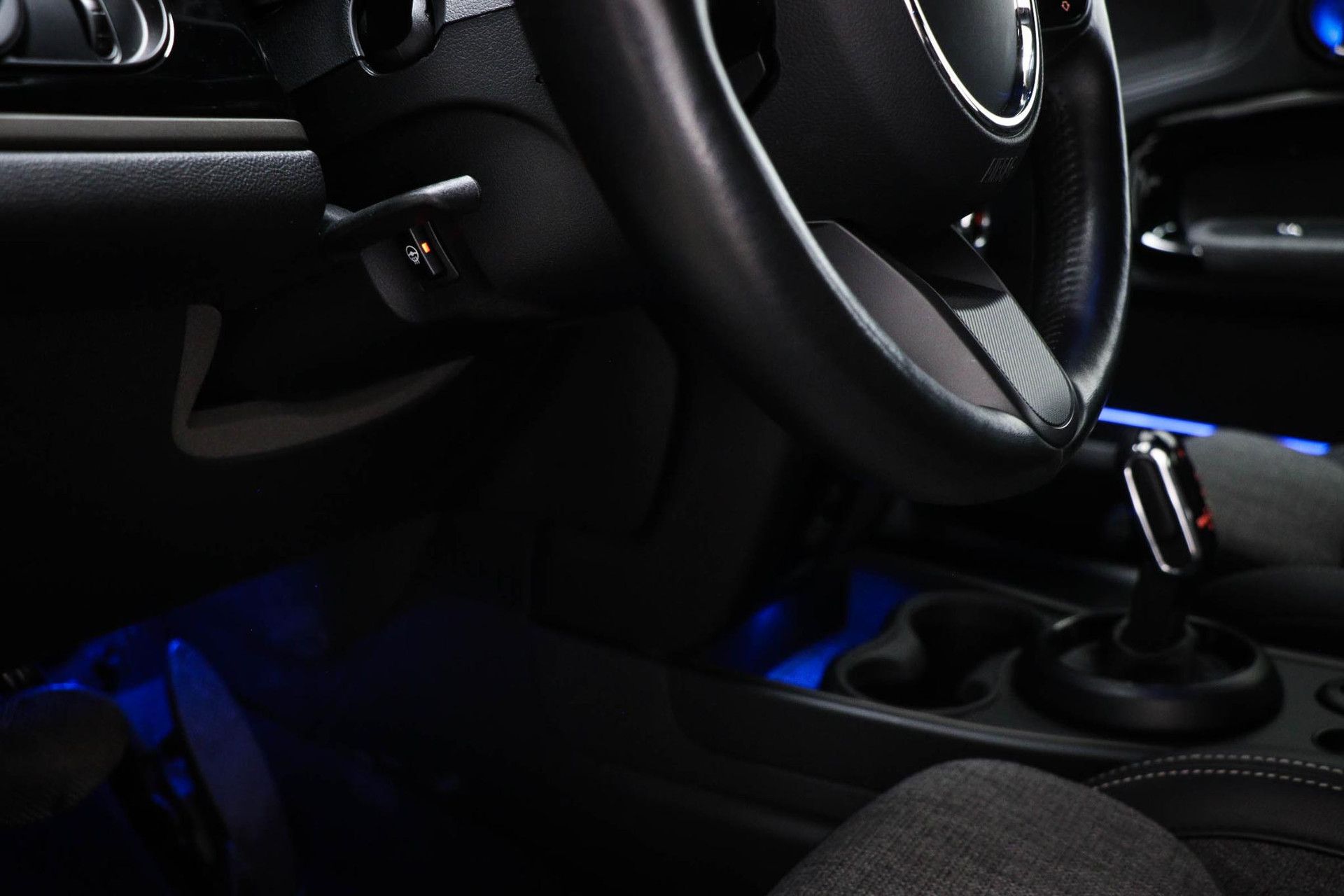 MINI Countryman met kenteken P-703-RZ – detailfoto
