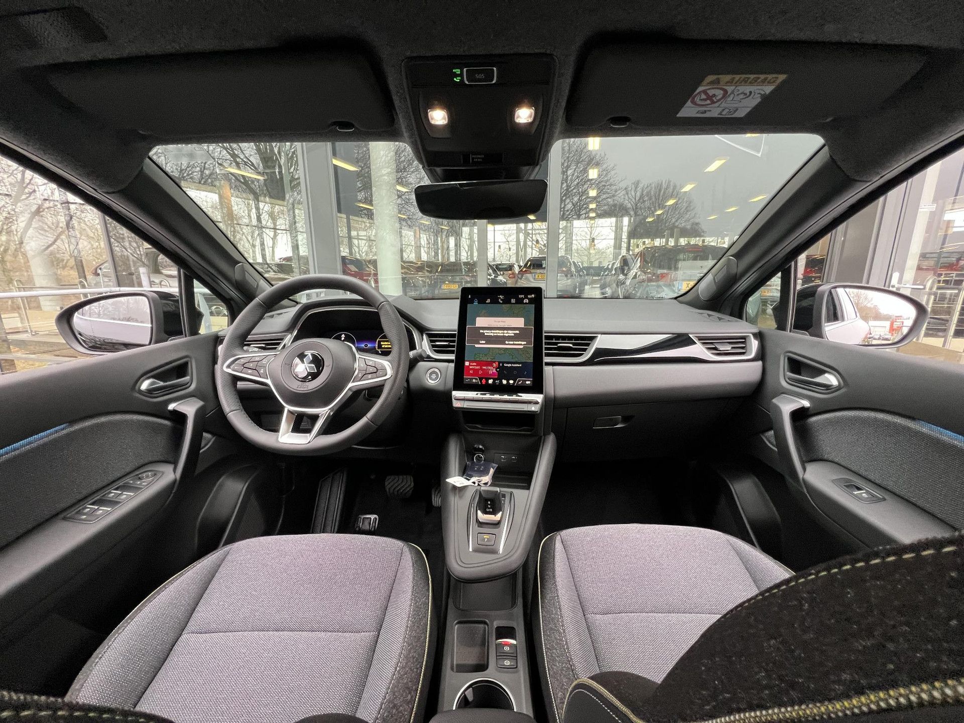 Mitsubishi Grandis met kenteken KDZ-88-P – interieur