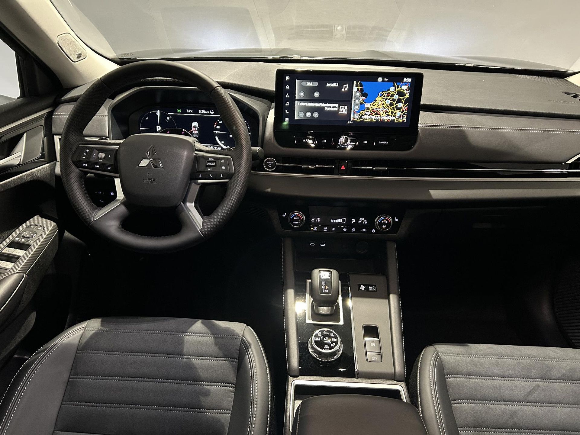 Mitsubishi Outlander met kenteken JKZ-66-F – interieur