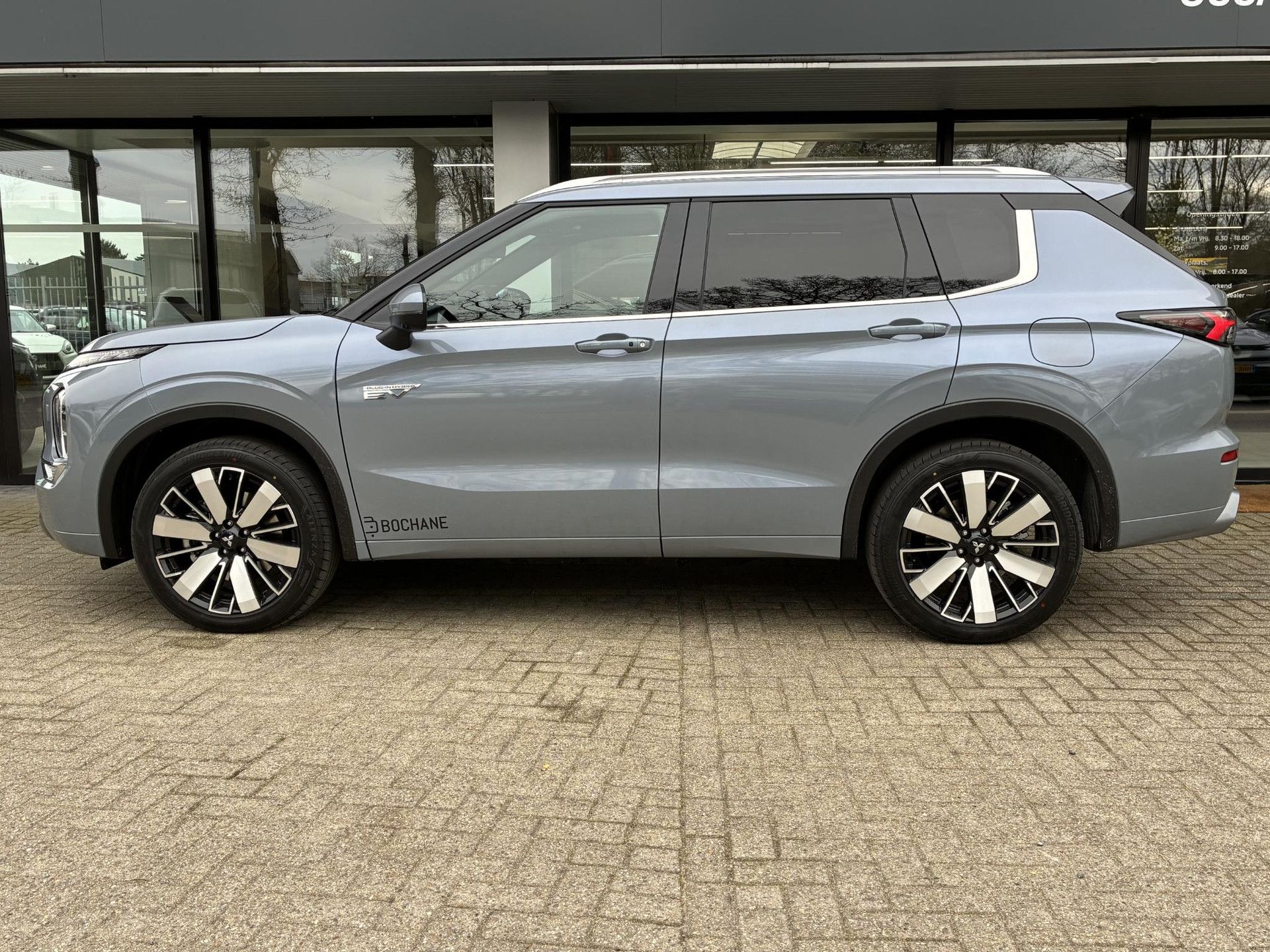 Mitsubishi Outlander met kenteken KBX-02-B – achteraanzicht