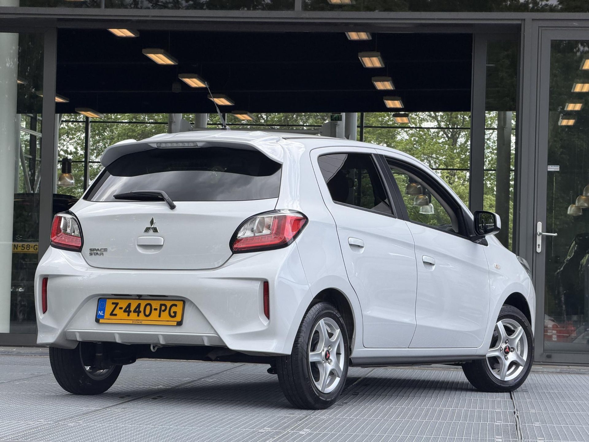Mitsubishi SpaceStar met kenteken Z-440-PG – achteraanzicht