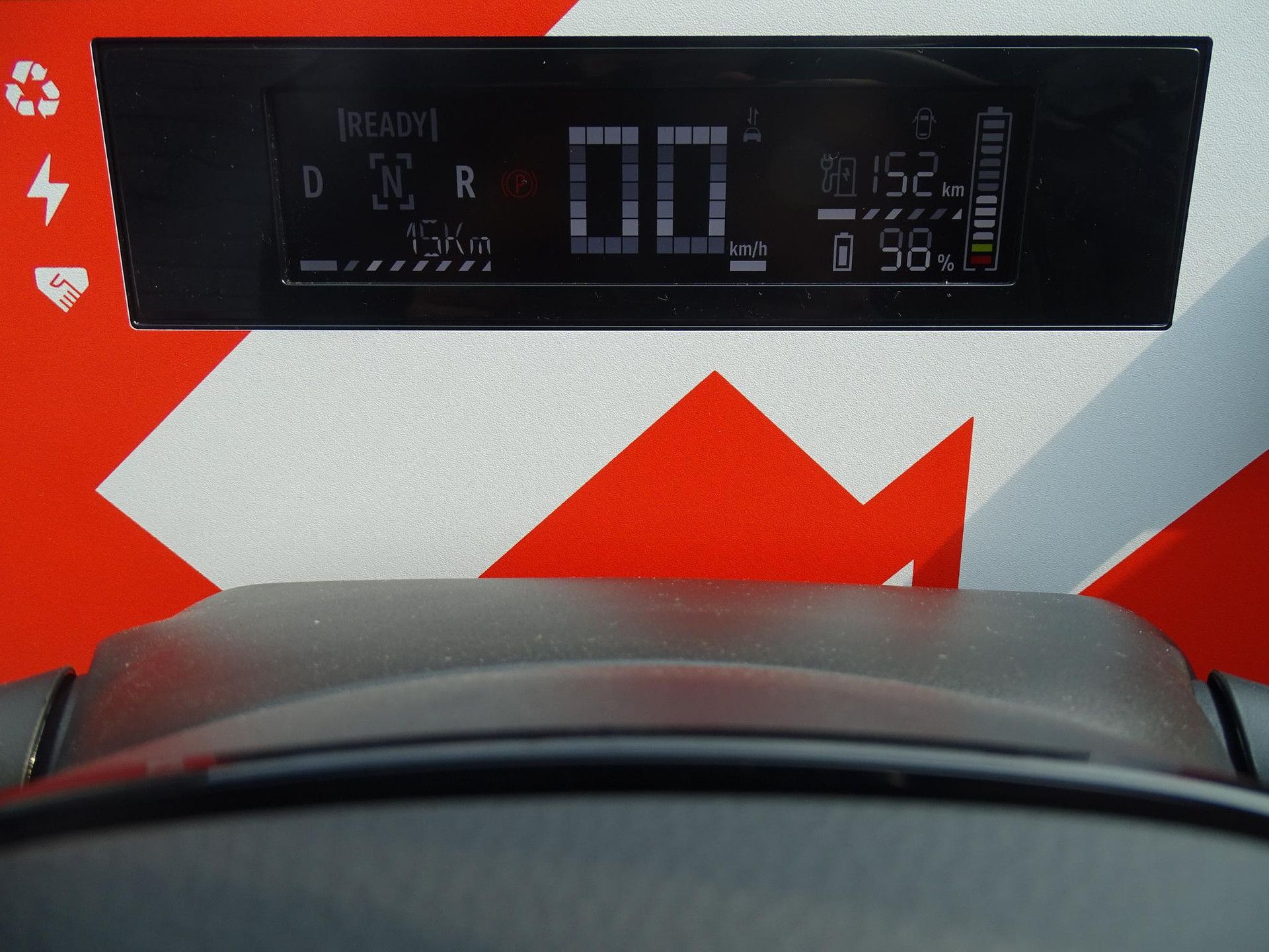 Mobilize 80Evo met kenteken HTP-43-P – dashboard