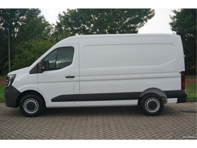 Nissan Interstar – achteraanzicht