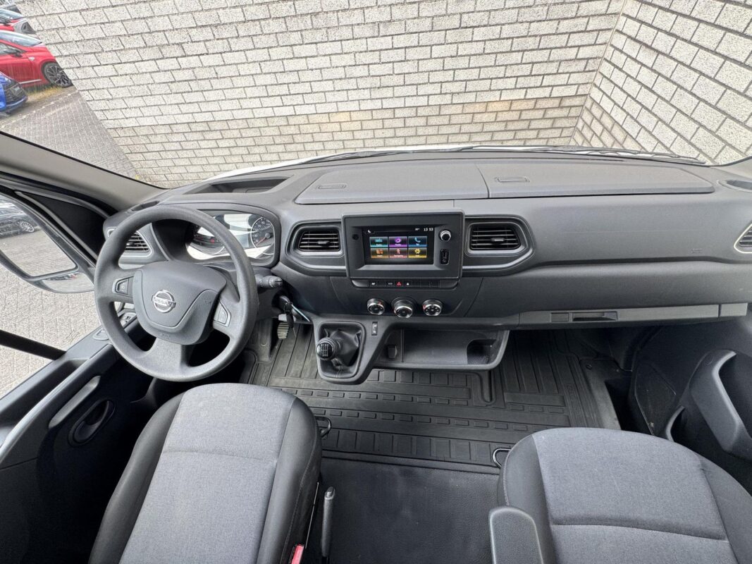Nissan Interstar