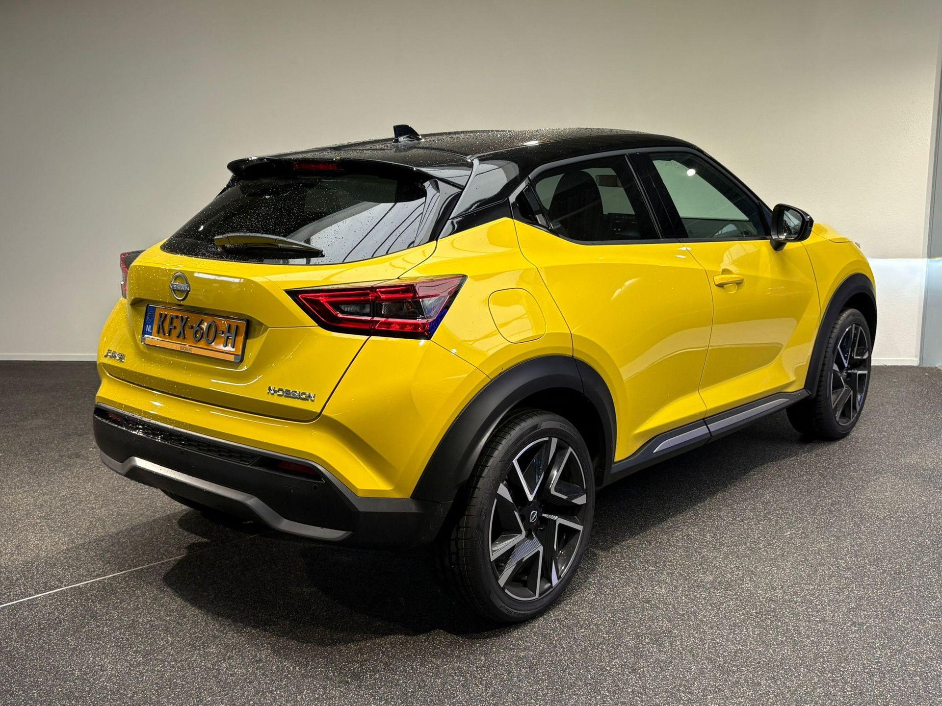Nissan Juke met kenteken KFX-60-H – achteraanzicht