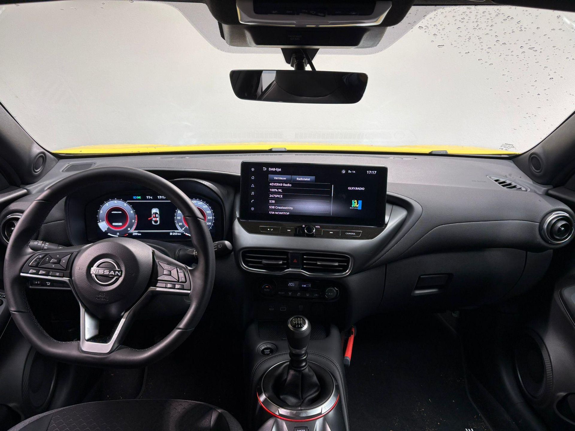 Nissan Juke met kenteken KFX-60-H – interieur
