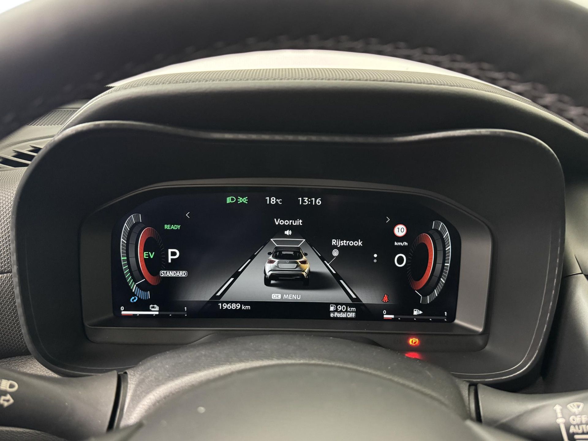 Nissan Juke met kenteken KLK-61-D – dashboard