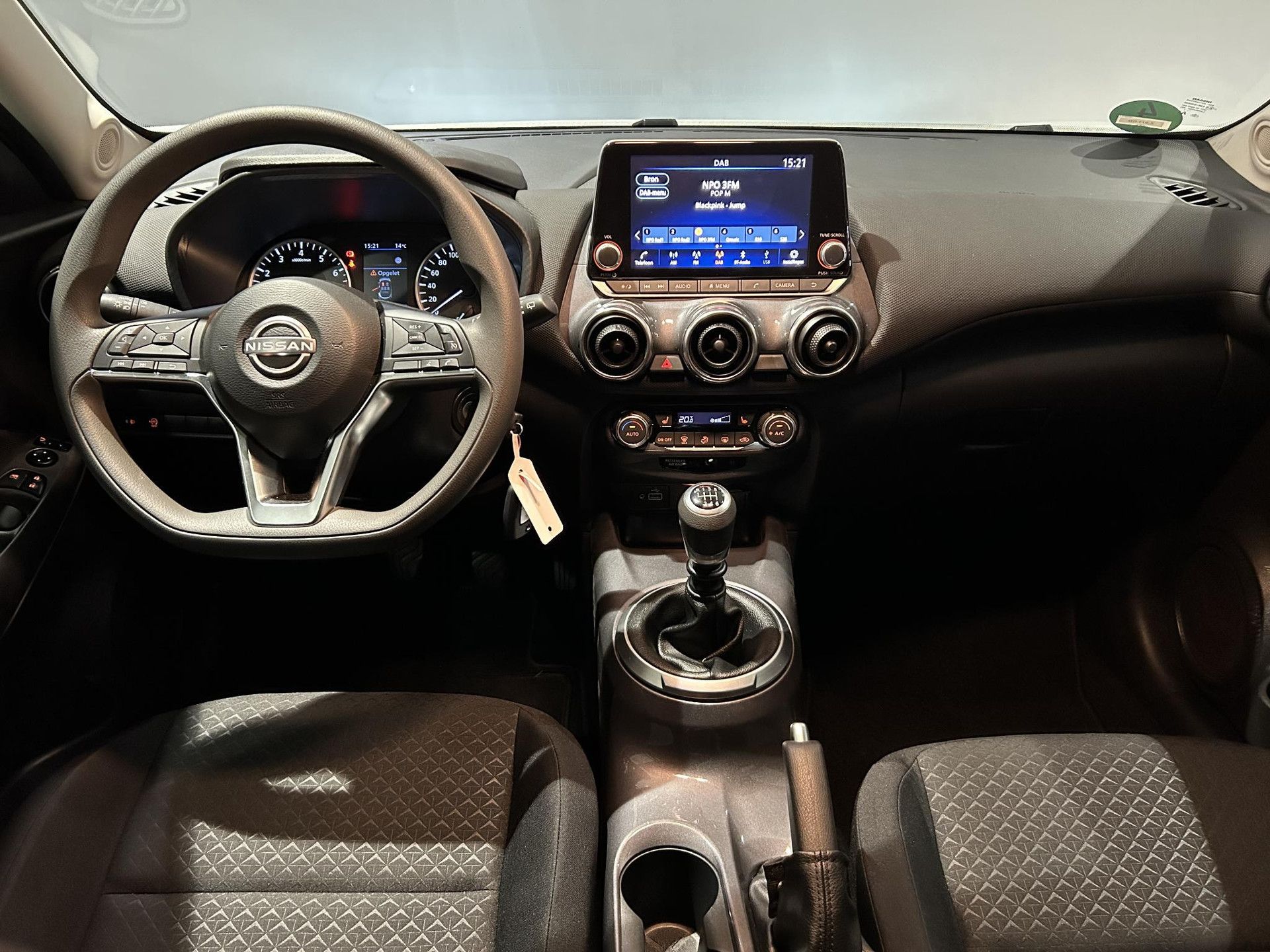 Nissan Juke met kenteken Z-973-GN – interieur