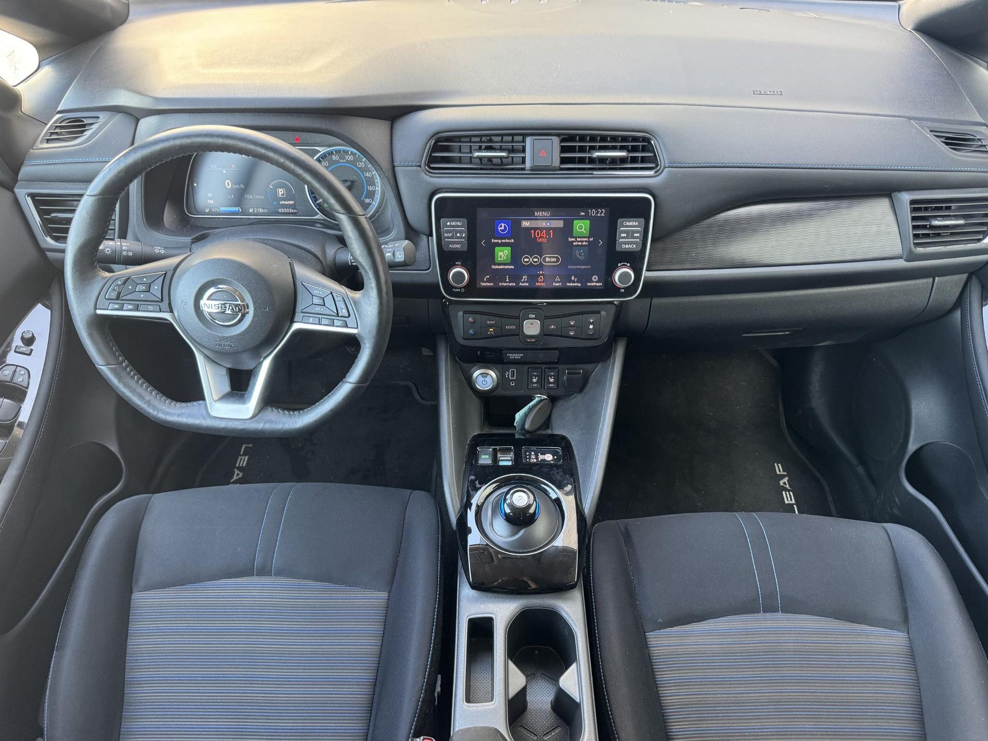 Nissan Leaf met kenteken L-936-SR – interieur