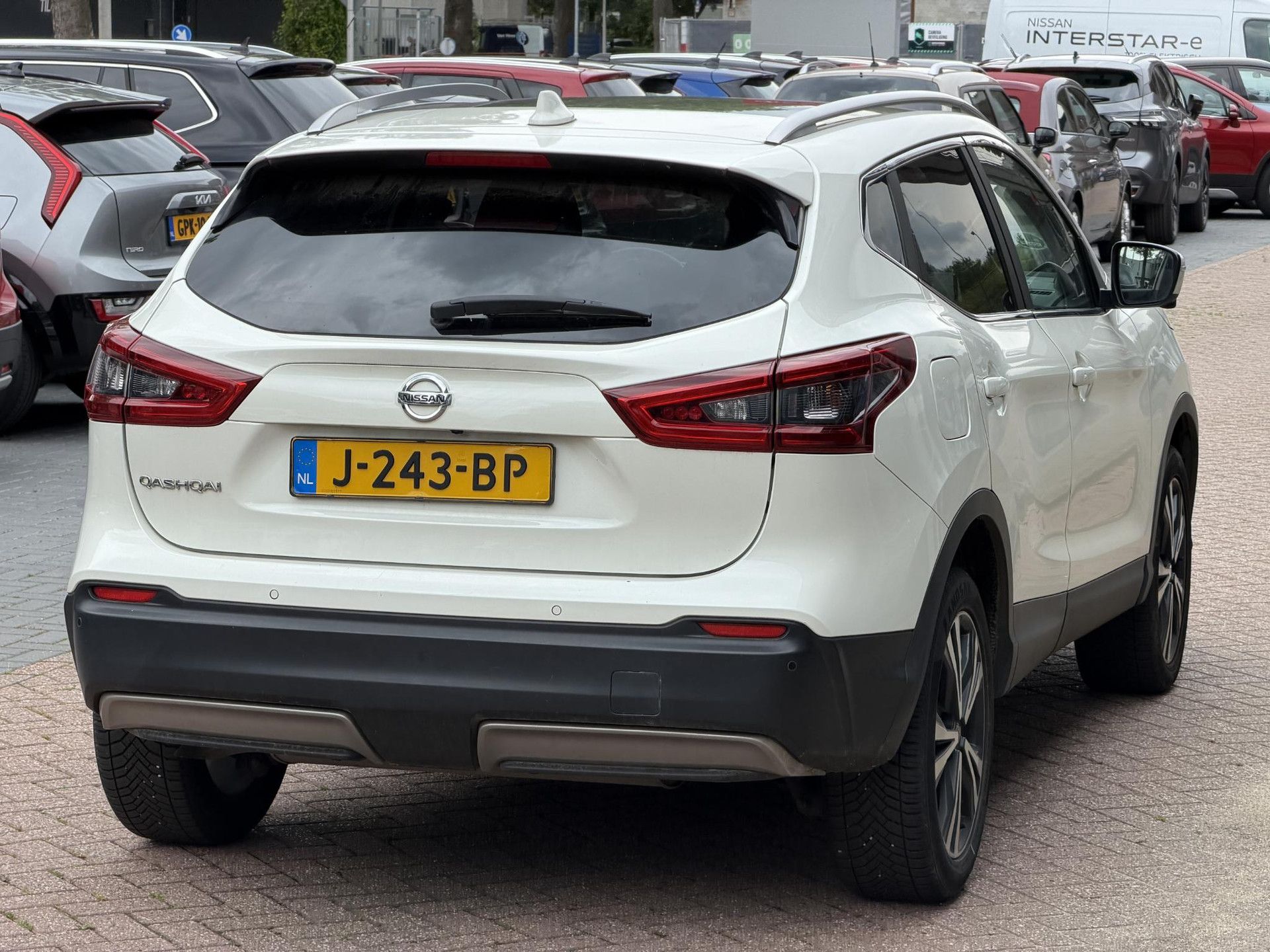 Nissan QASHQAI met kenteken J-243-BP – interieur
