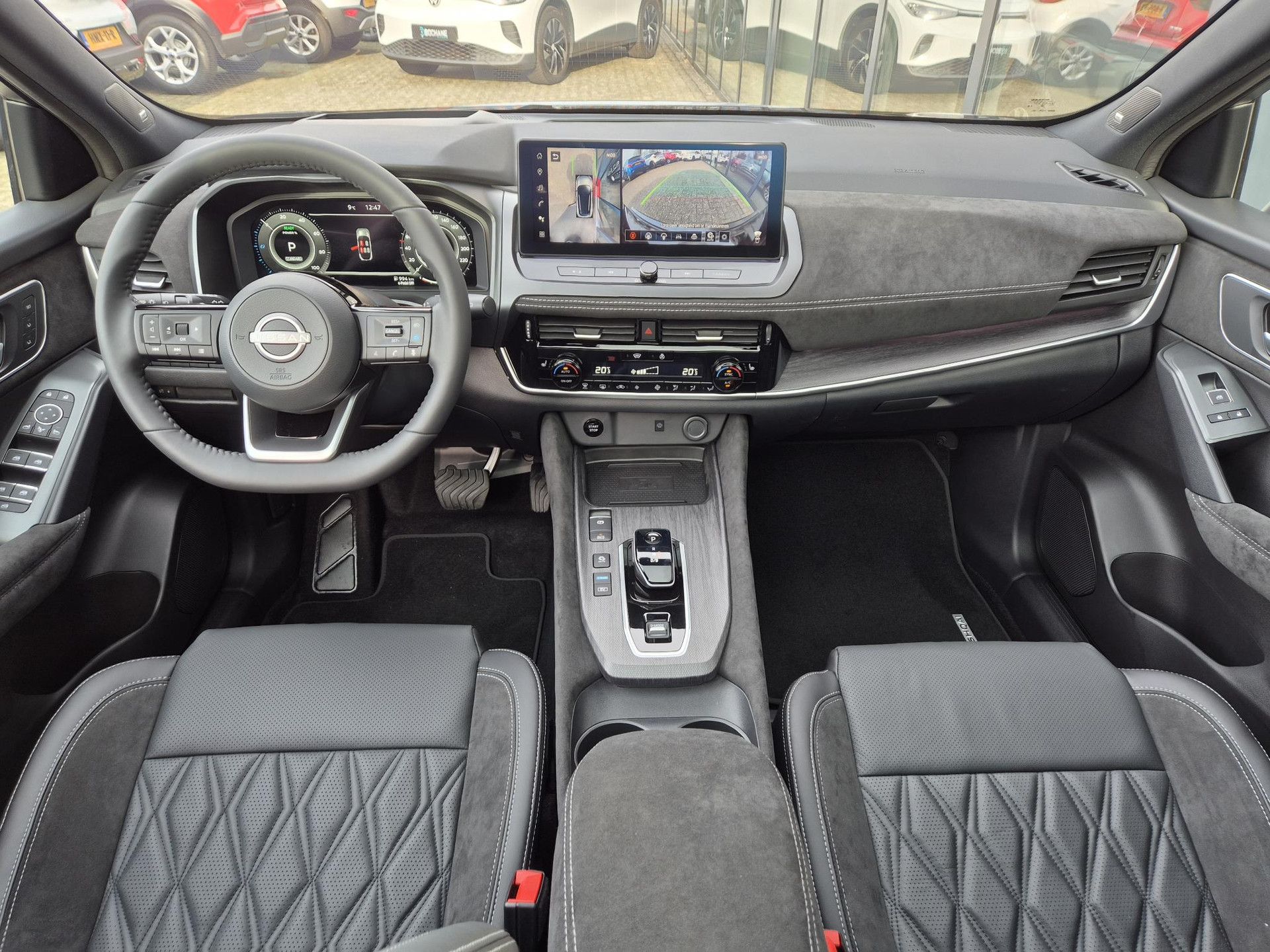 Nissan QASHQAI met kenteken JVF-52-S – interieur