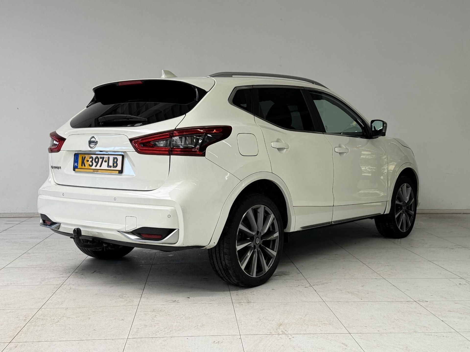 Nissan QASHQAI met kenteken K-397-LB – achteraanzicht
