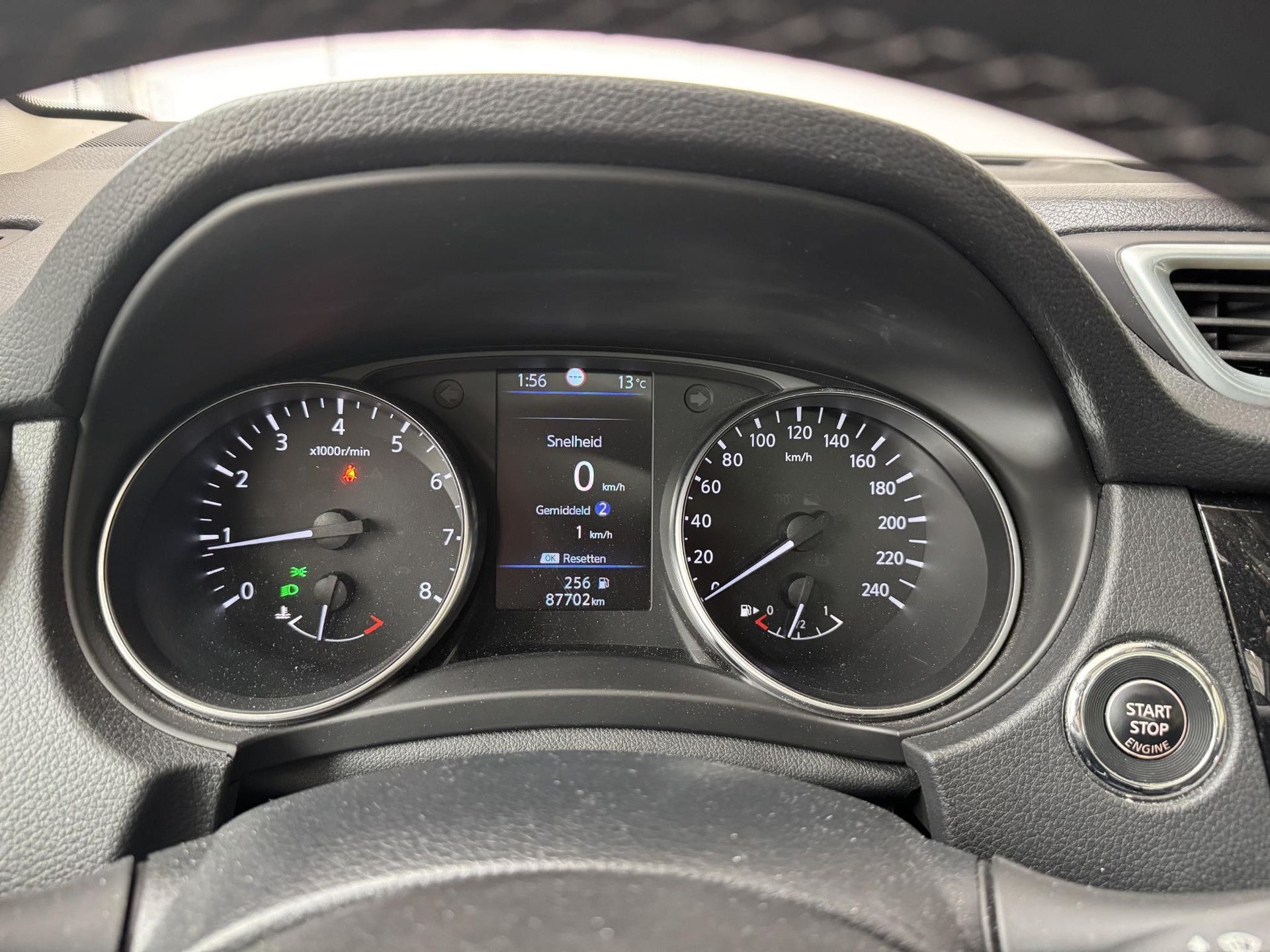 Nissan QASHQAI met kenteken K-435-XF – dashboard