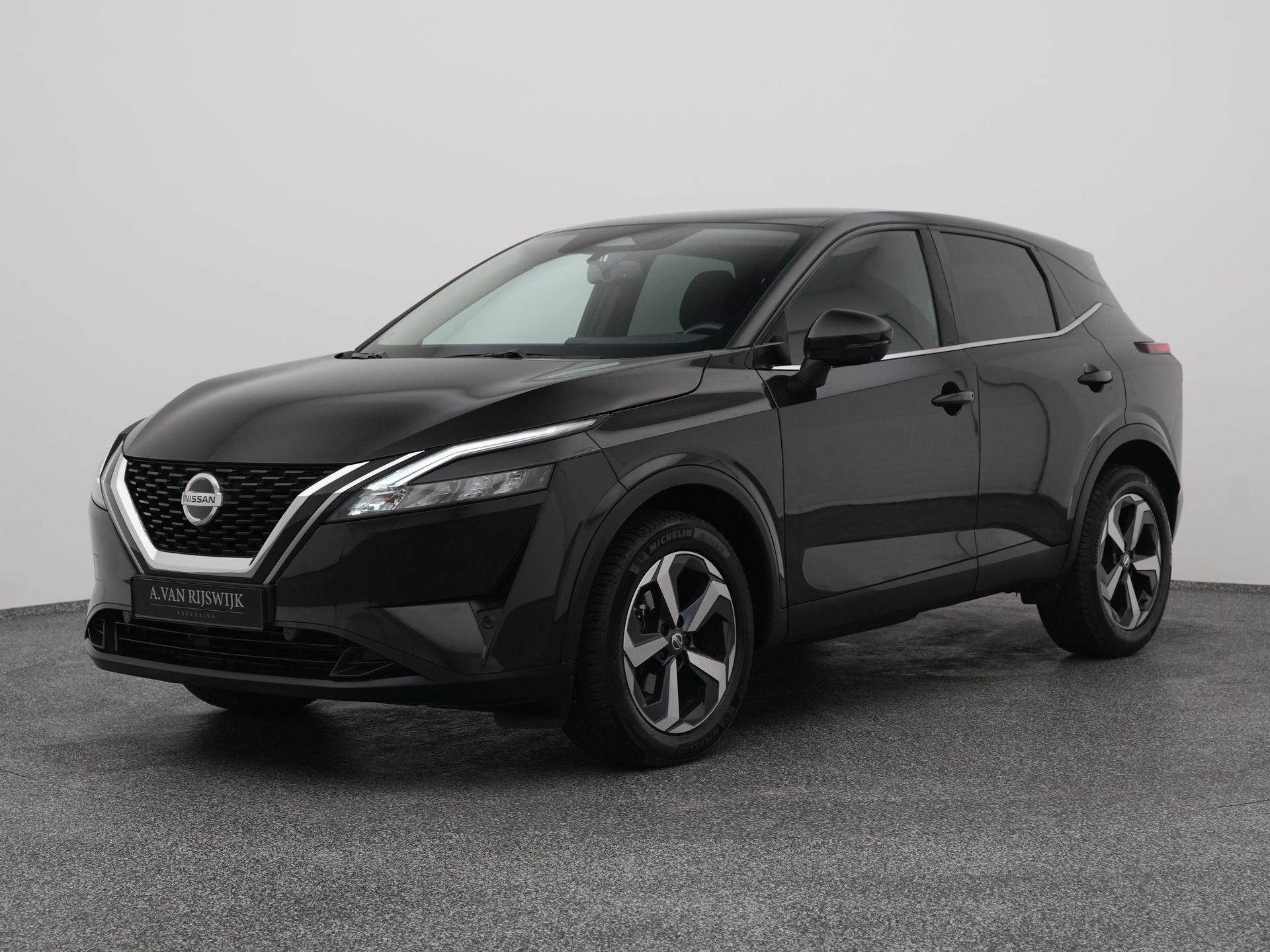Nissan QASHQAI met kenteken KKR-10-F – vooraanzicht