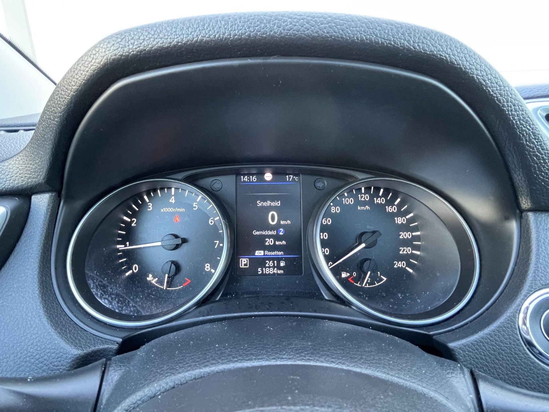 Nissan QASHQAI met kenteken N-353-KL – dashboard