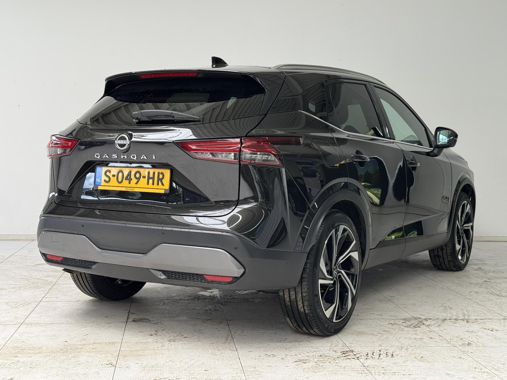 Nissan QASHQAI met kenteken S-049-HR – achteraanzicht