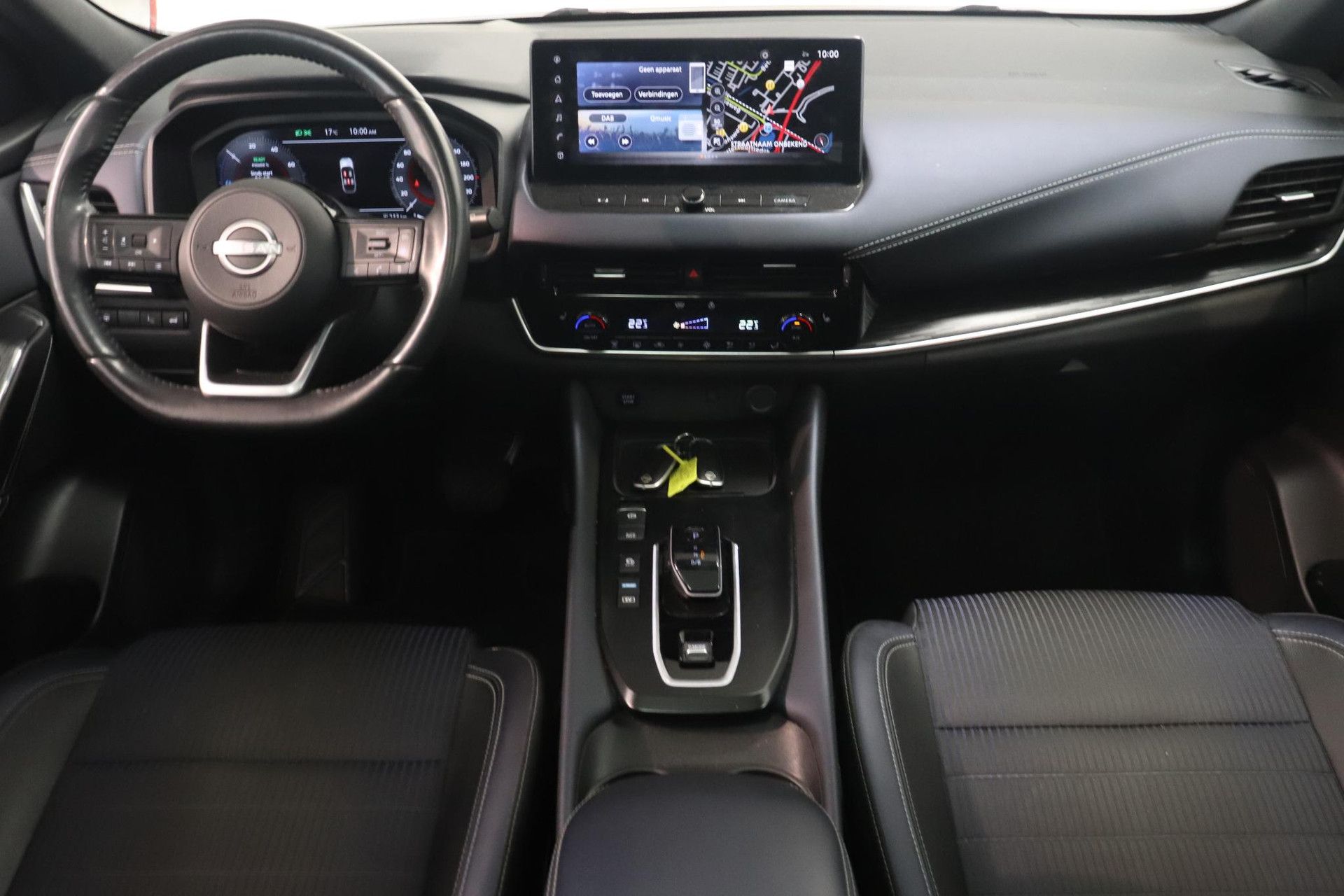 Nissan QASHQAI met kenteken S-556-TS – interieur