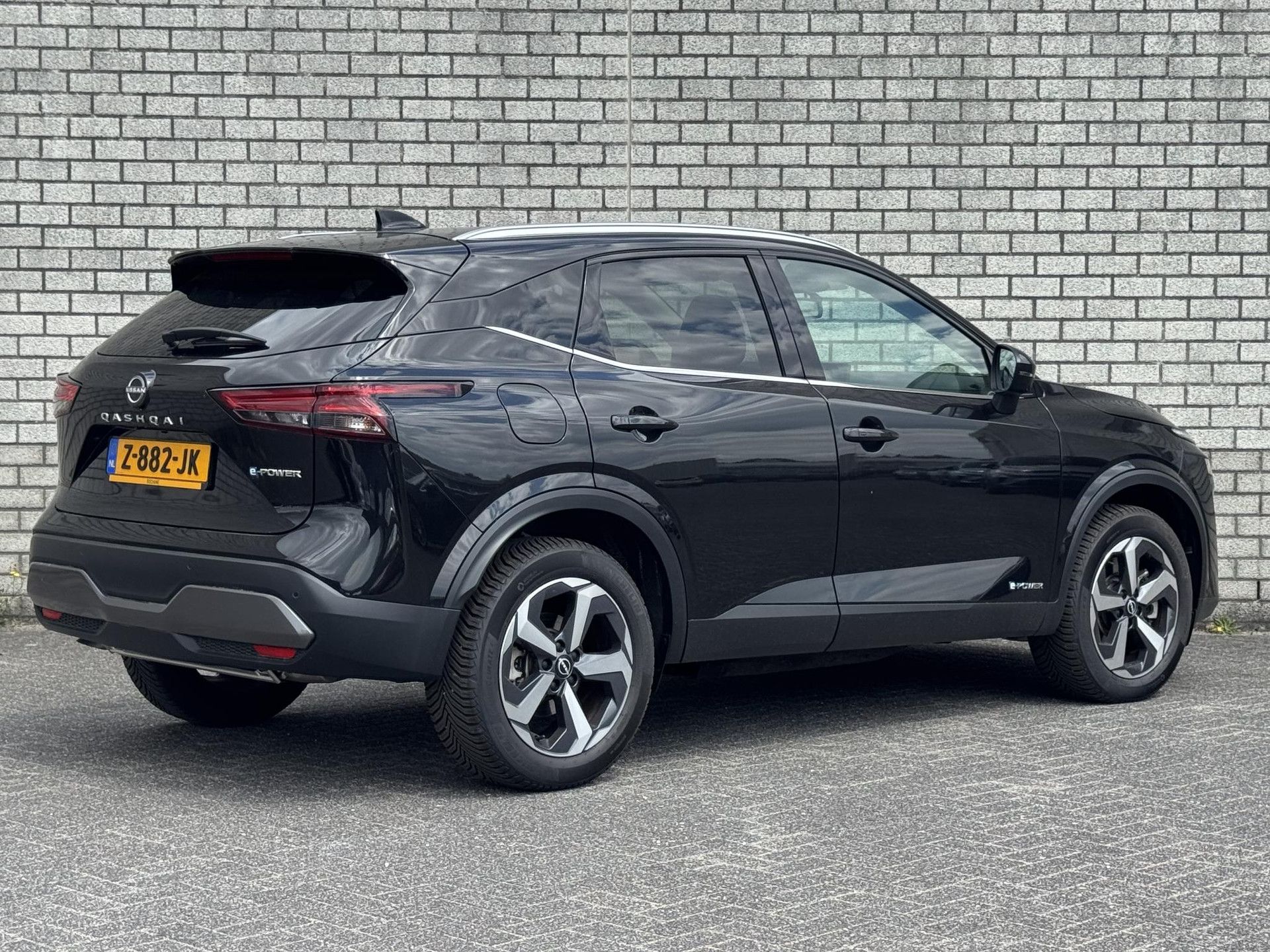 Nissan QASHQAI met kenteken Z-882-JK – achteraanzicht