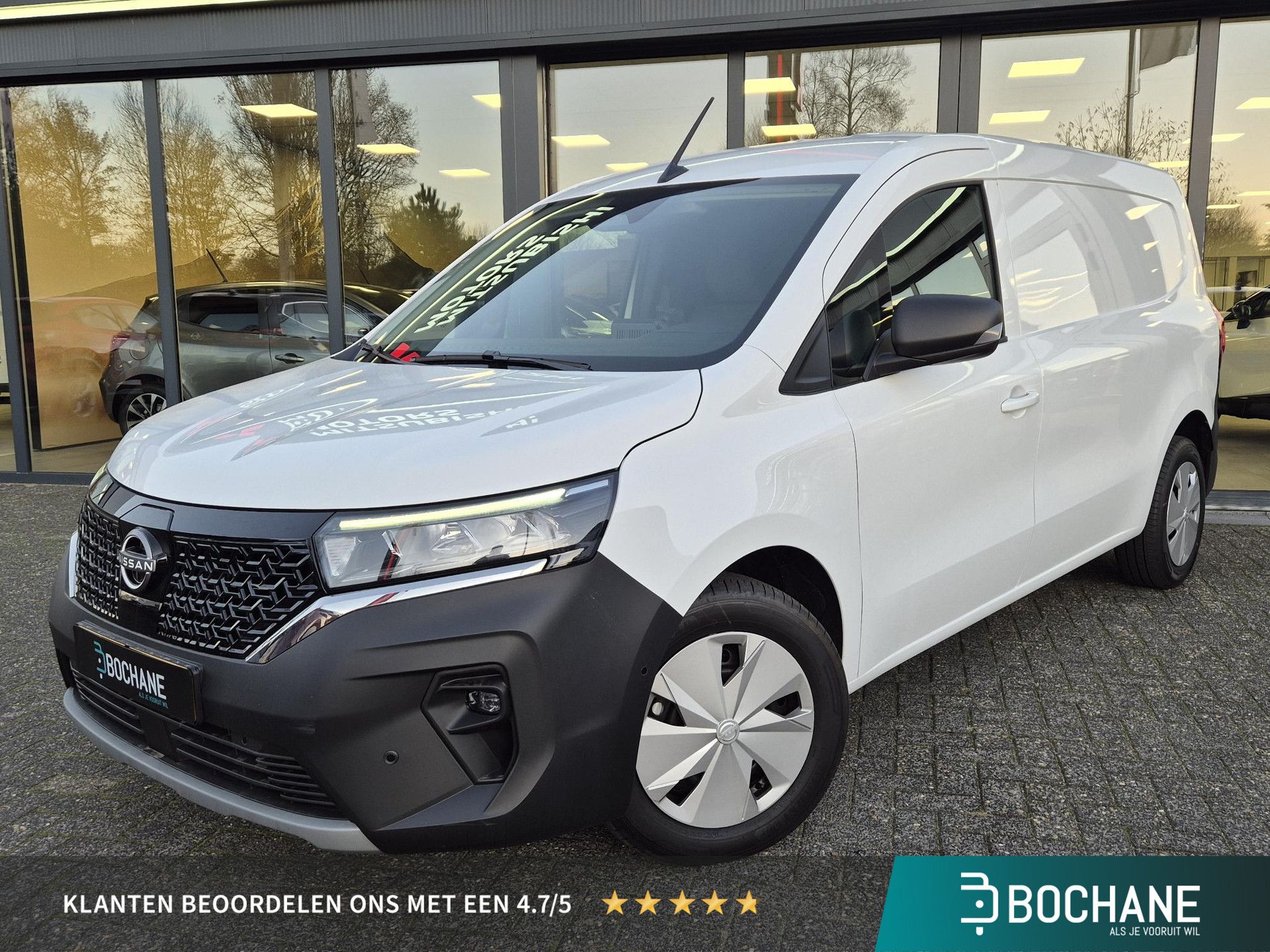 Nissan Townstar met kenteken V-33-NJZ – vooraanzicht