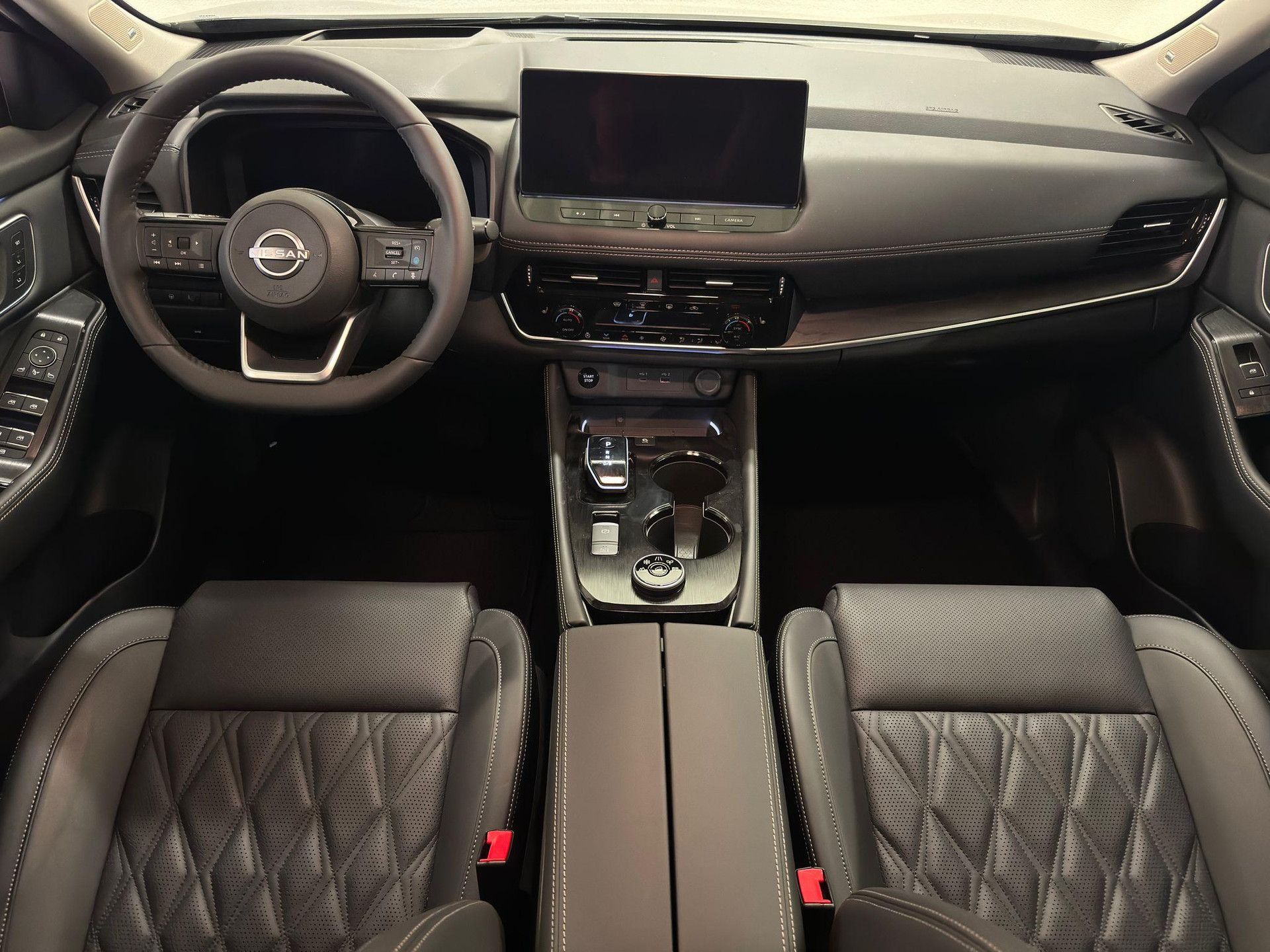 Nissan X-Trail met kenteken JHD-98-P – interieur