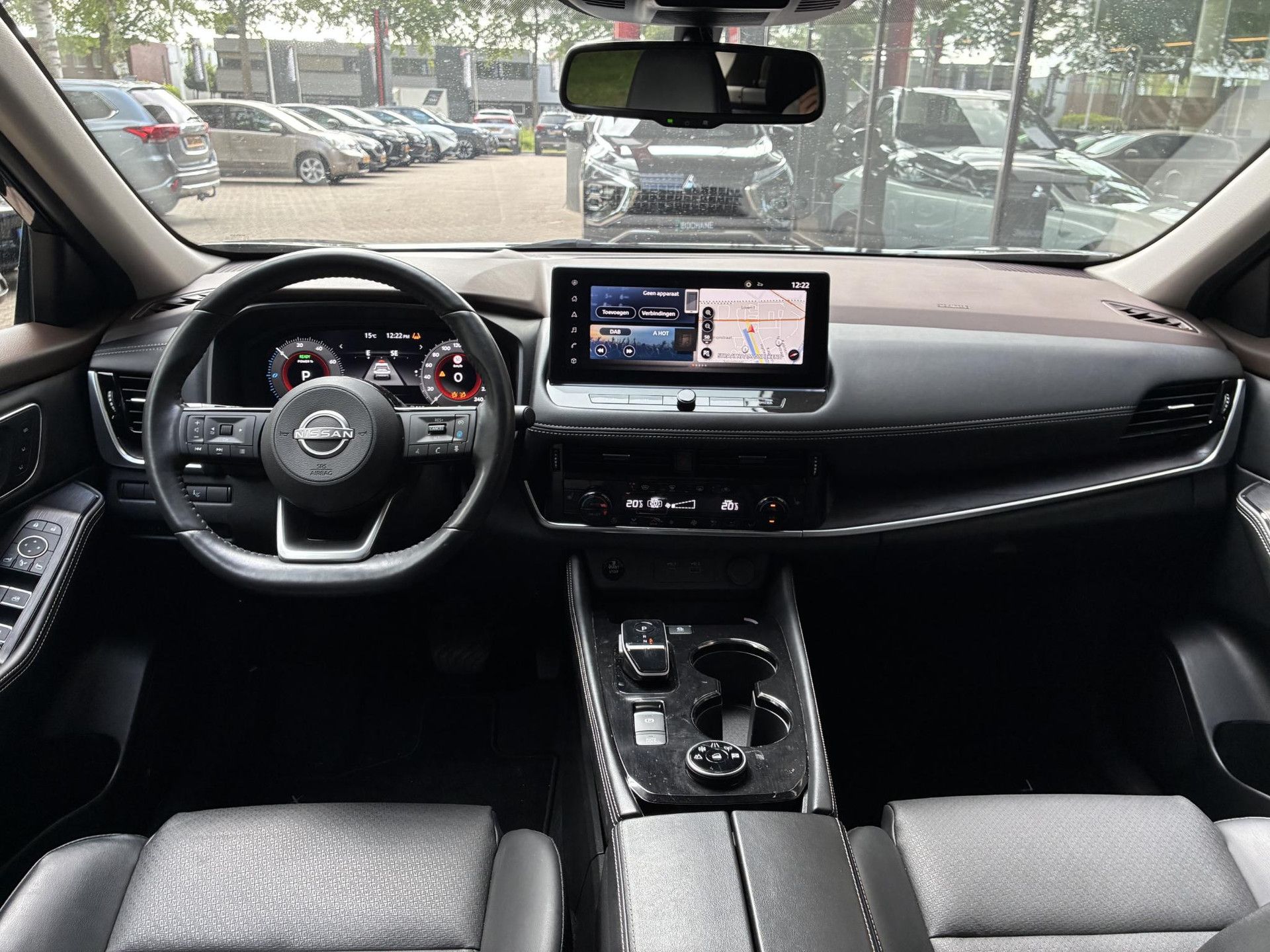 Nissan X-Trail met kenteken KJZ-70-T – dashboard